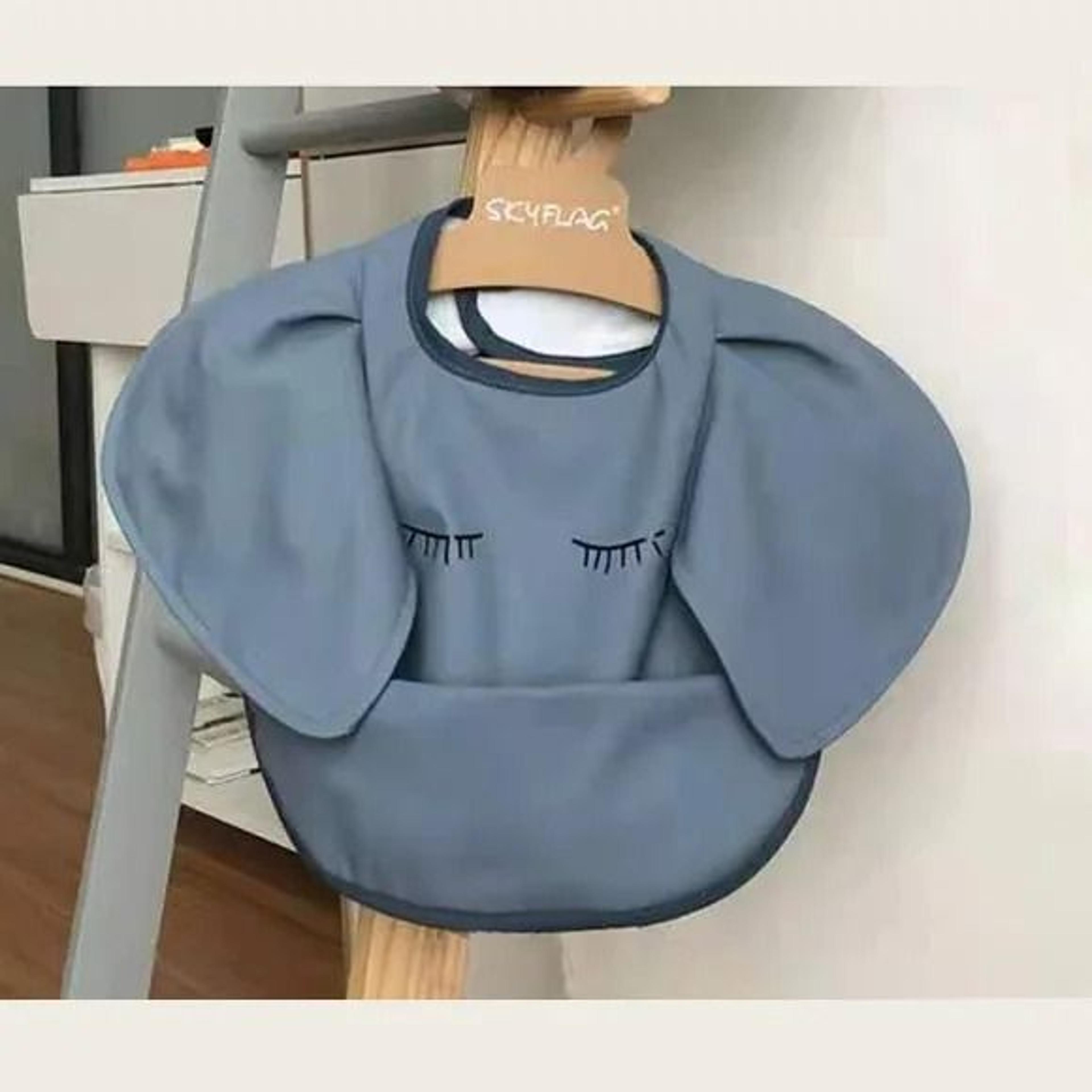 Soft Waterproof Baby Feeding Bib With Front Pocket 9