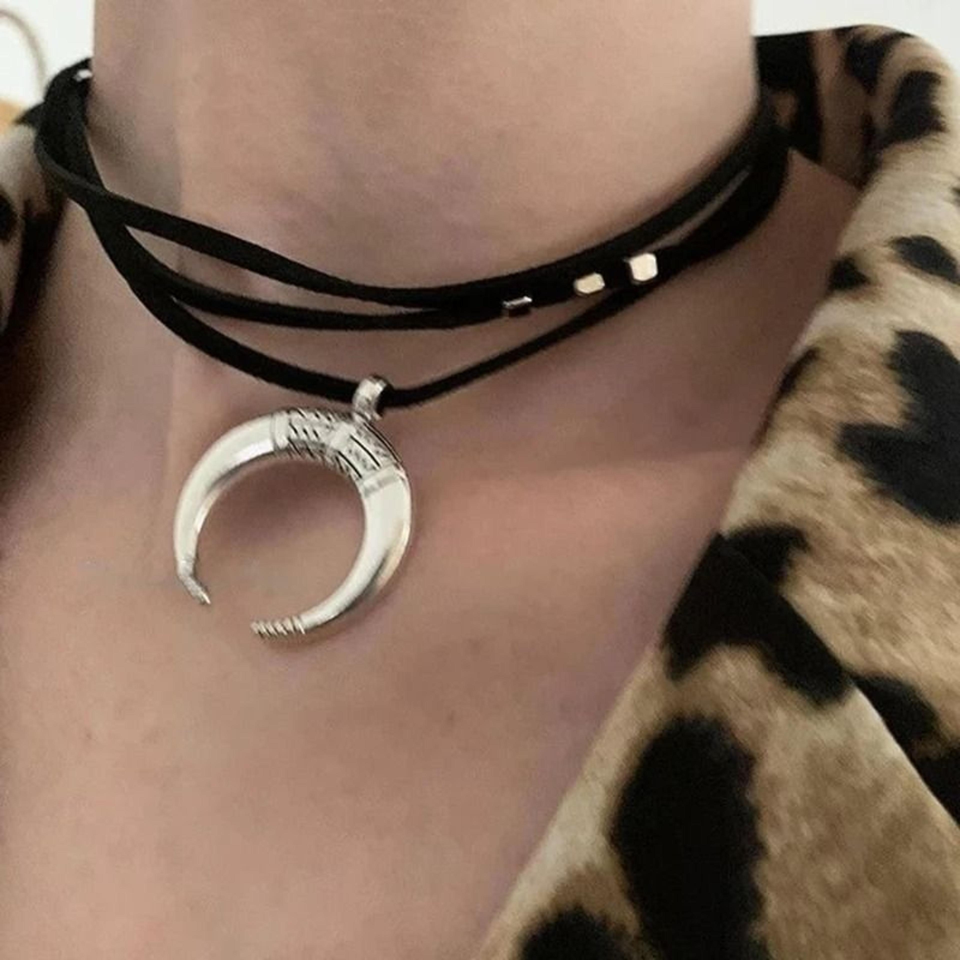 Vintage Moon Horn Pendant Necklace Simple Multilayer Choker Fashion Jewelry 3