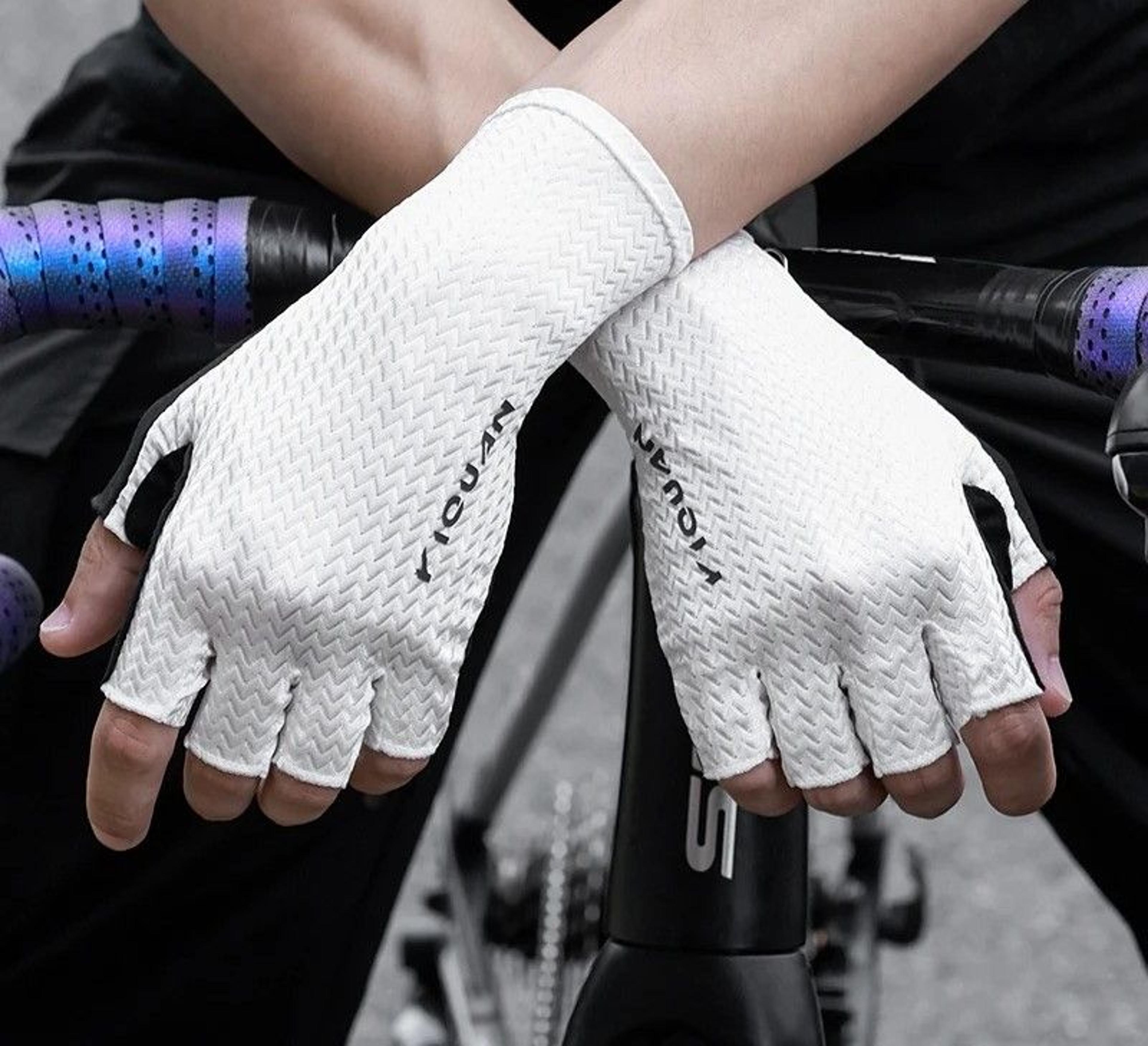 Breathable Half Finger Sports Gloves For Cycling And Outdoor Activities 2