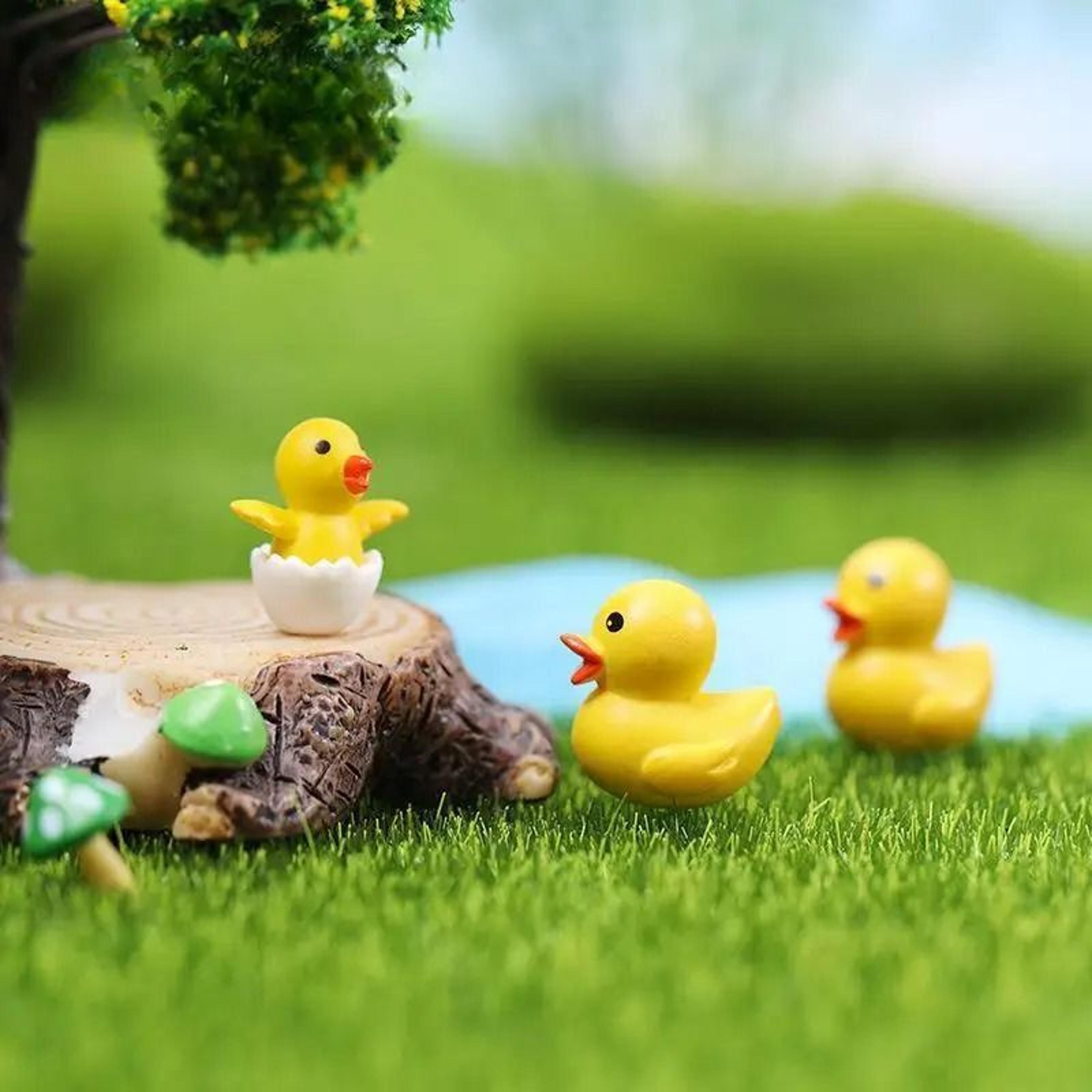 Miniature Resin Chick Figurine Set For Indoor And Outdoor Decor 3