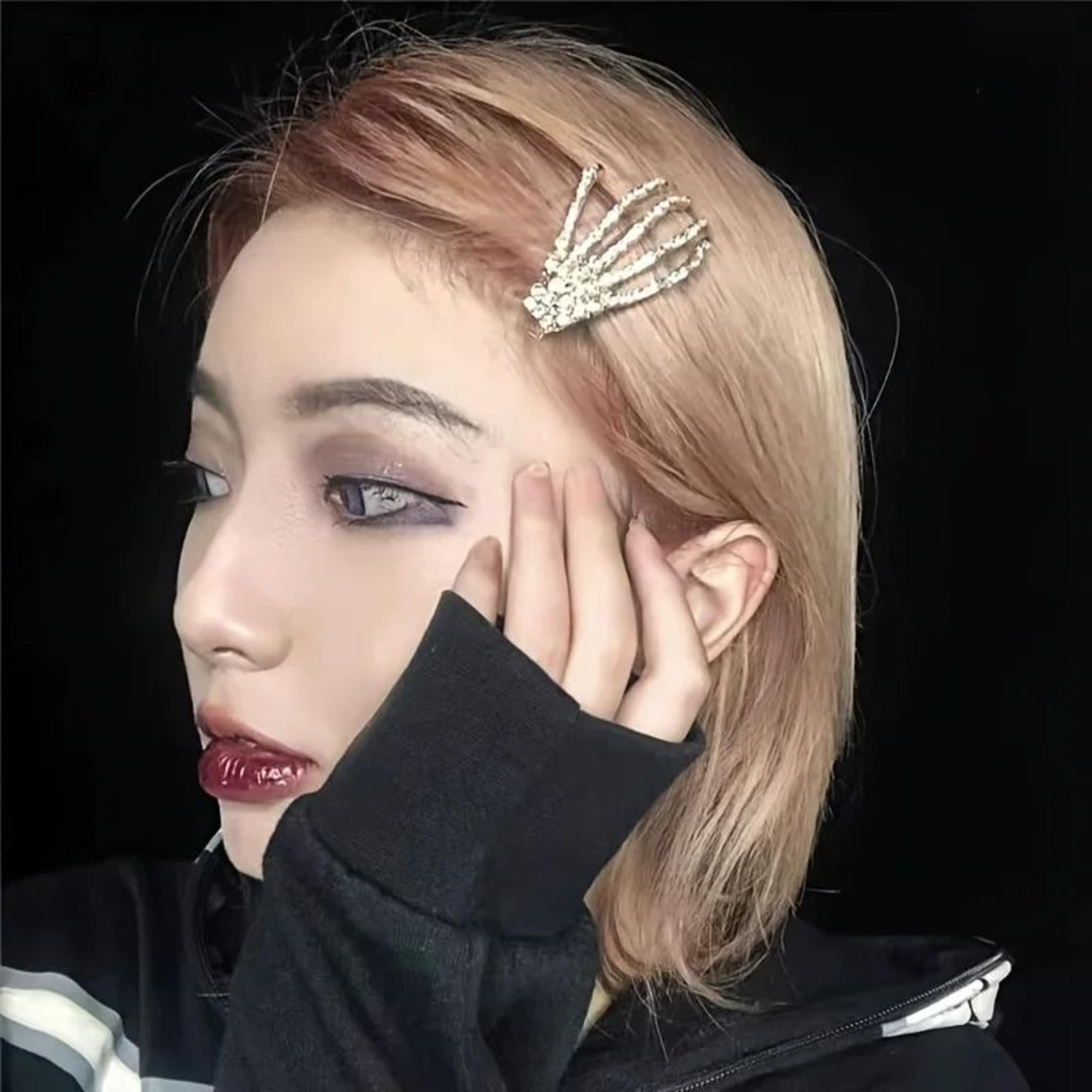2 Piece Rhinestone Skeleton Hand Hair Clips 4