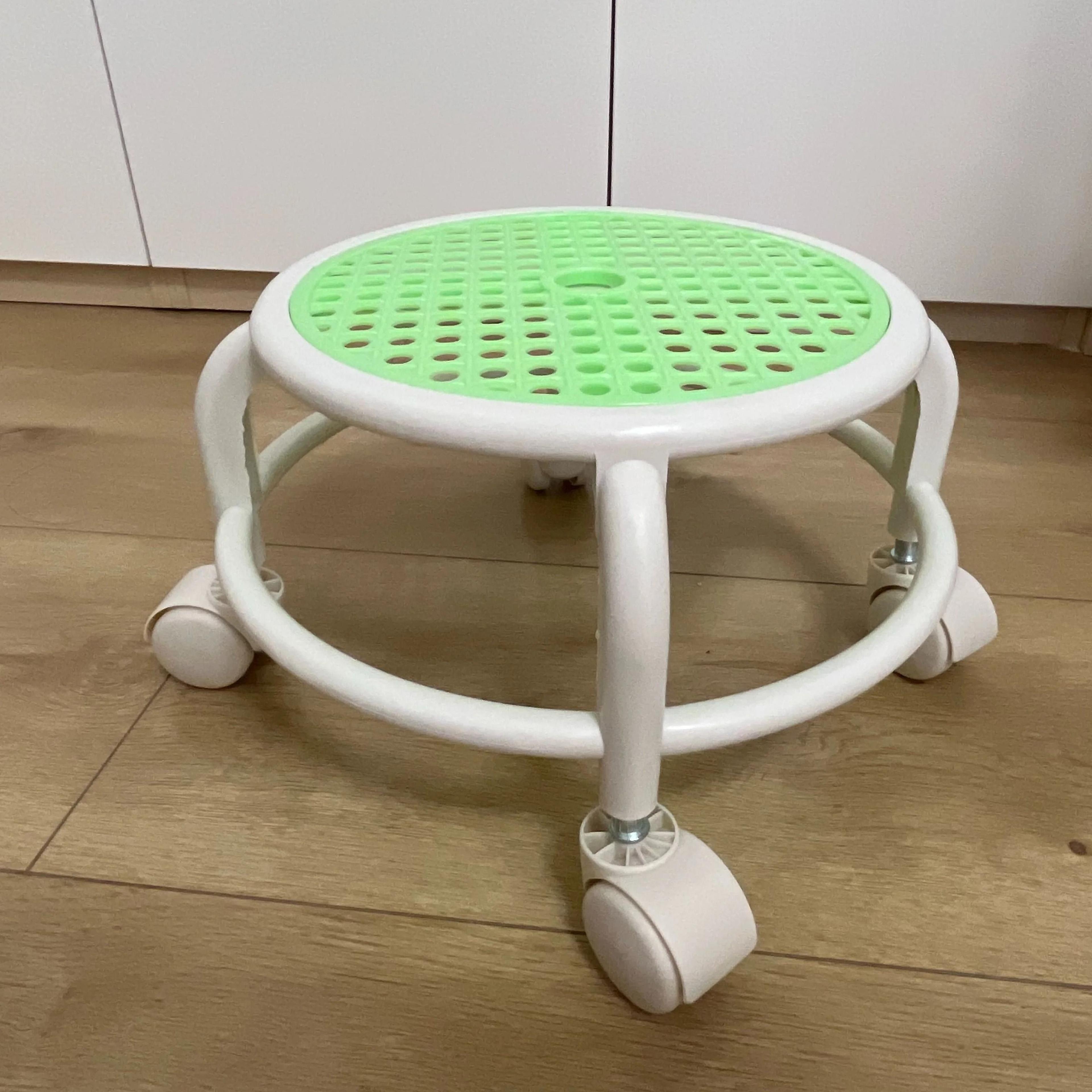 Silent Rotating Circular Rolling Stool 1