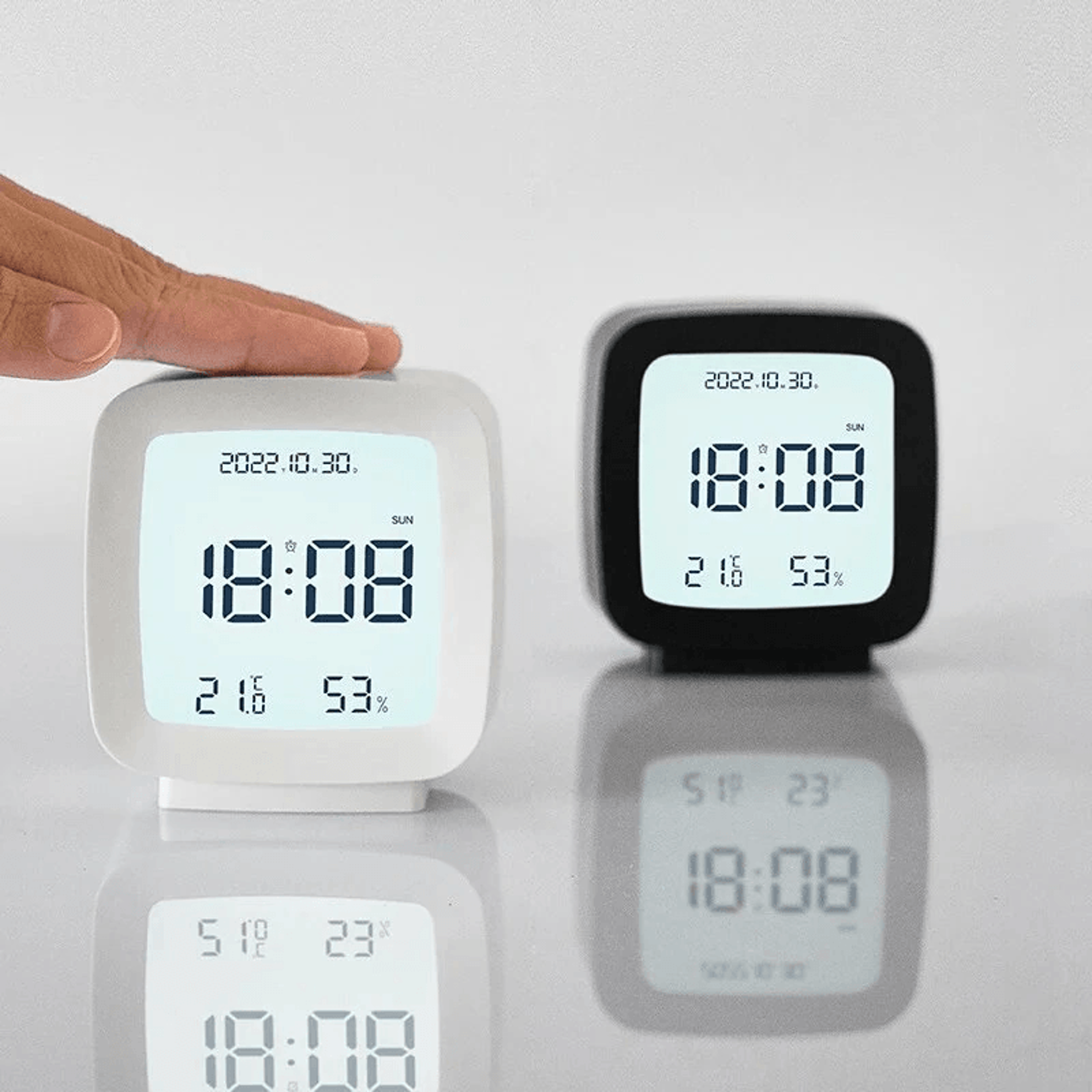 Smart Digital Alarm Clock With Voice Activated Backlight Temperature Humidity Monitor And Snooze 0