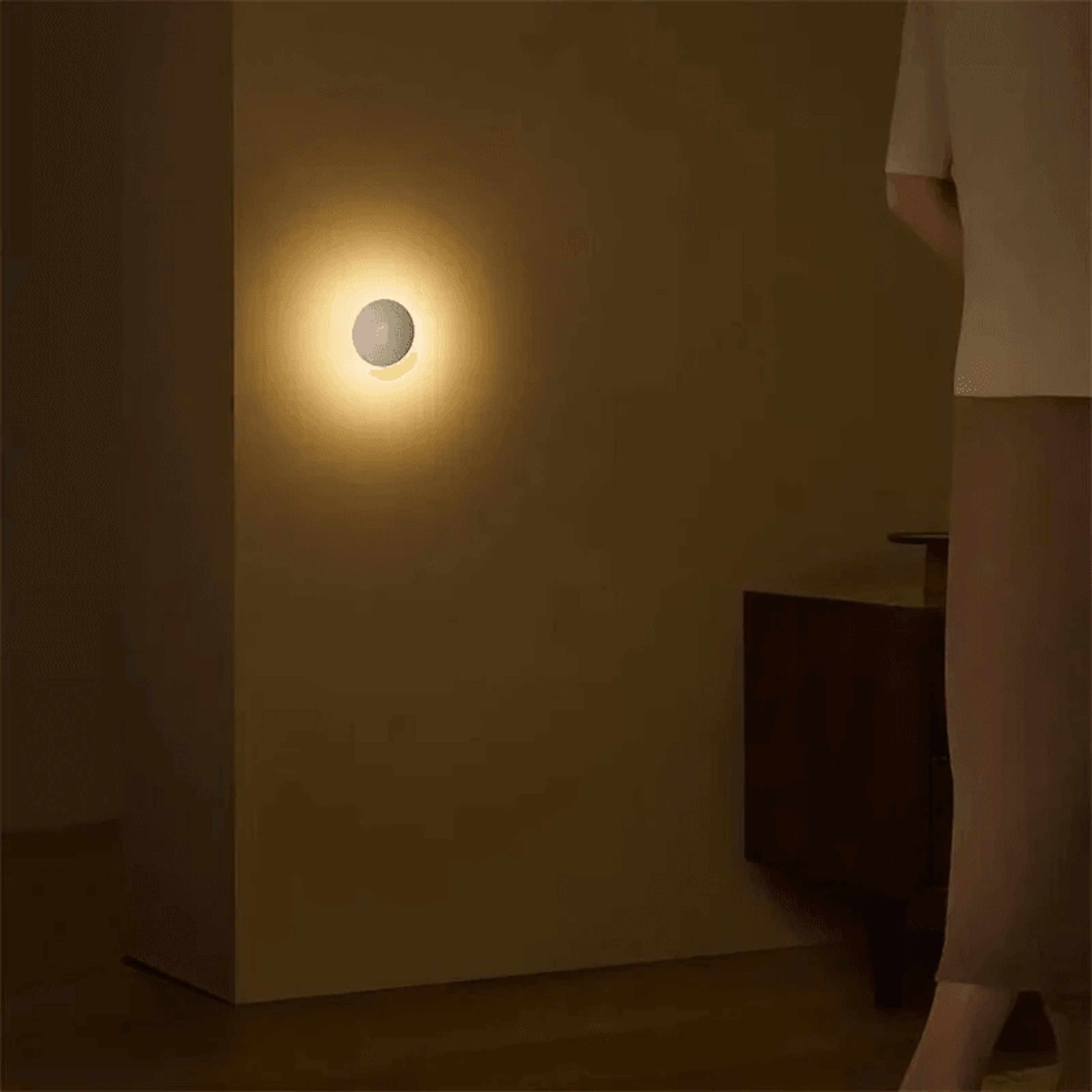 Rechargeable Motion Sensor Night Light With Dual Sensors And Adjustable Brightness 2