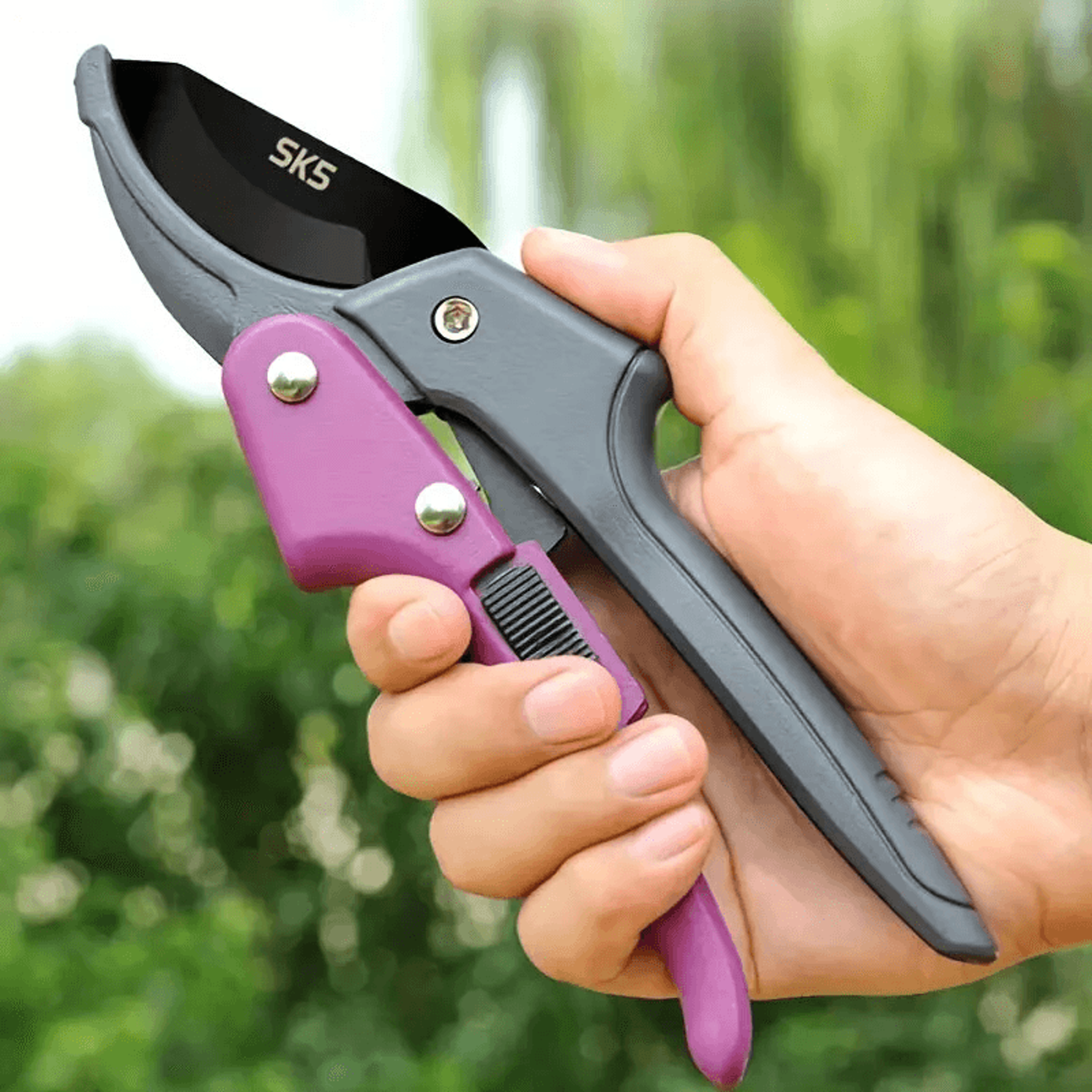 Stainless Steel Pruning Shears With Ambidextrous Ergonomic Grip 1