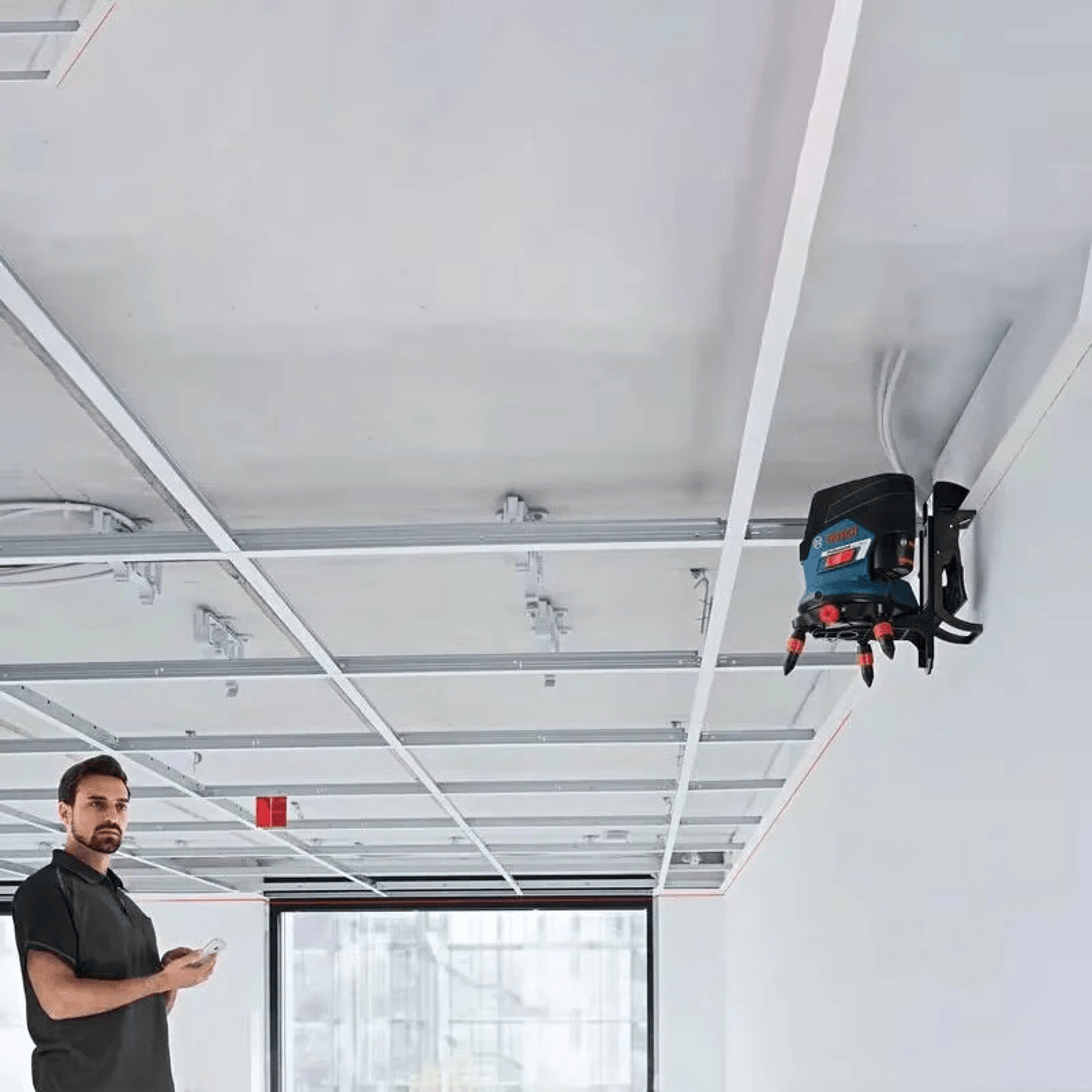 Motorized Laser Level Holder With Bluetooth Remote Control And Mounting Accessories 2