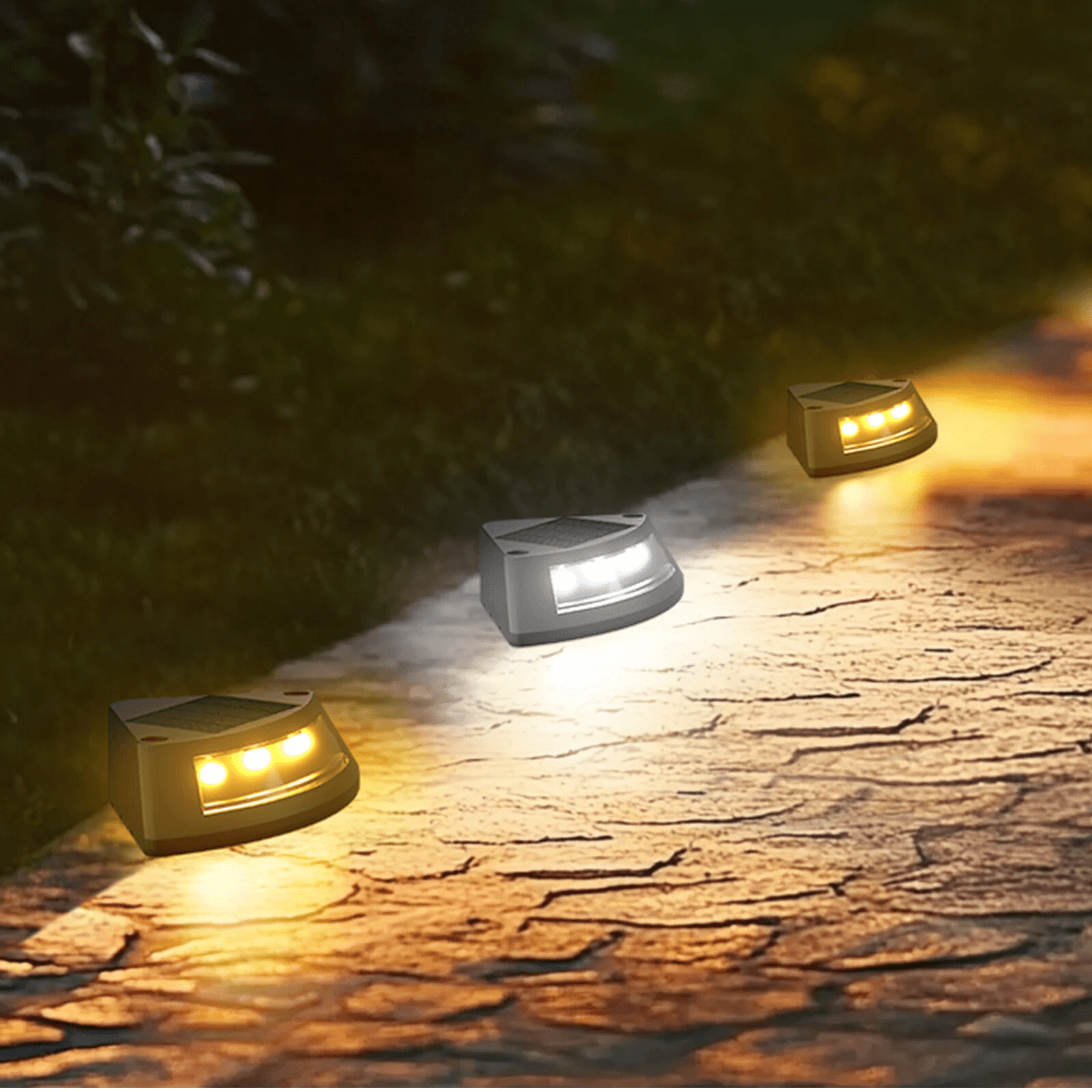 Outdoor Solar Step Lights With Automatic Night Lighting 1