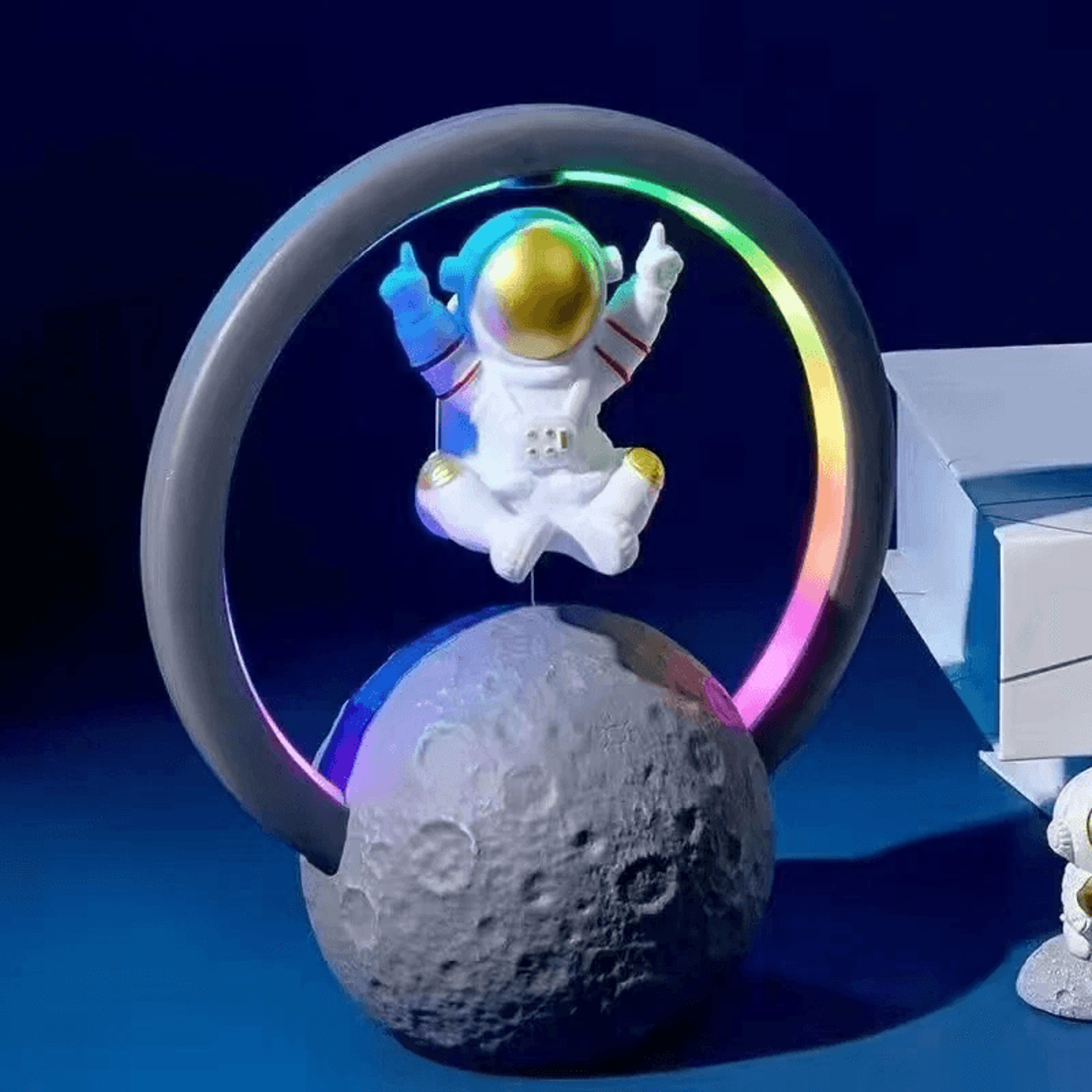 Magnetic Levitating Astronaut RGB Night Light With Bluetooth Speaker 9