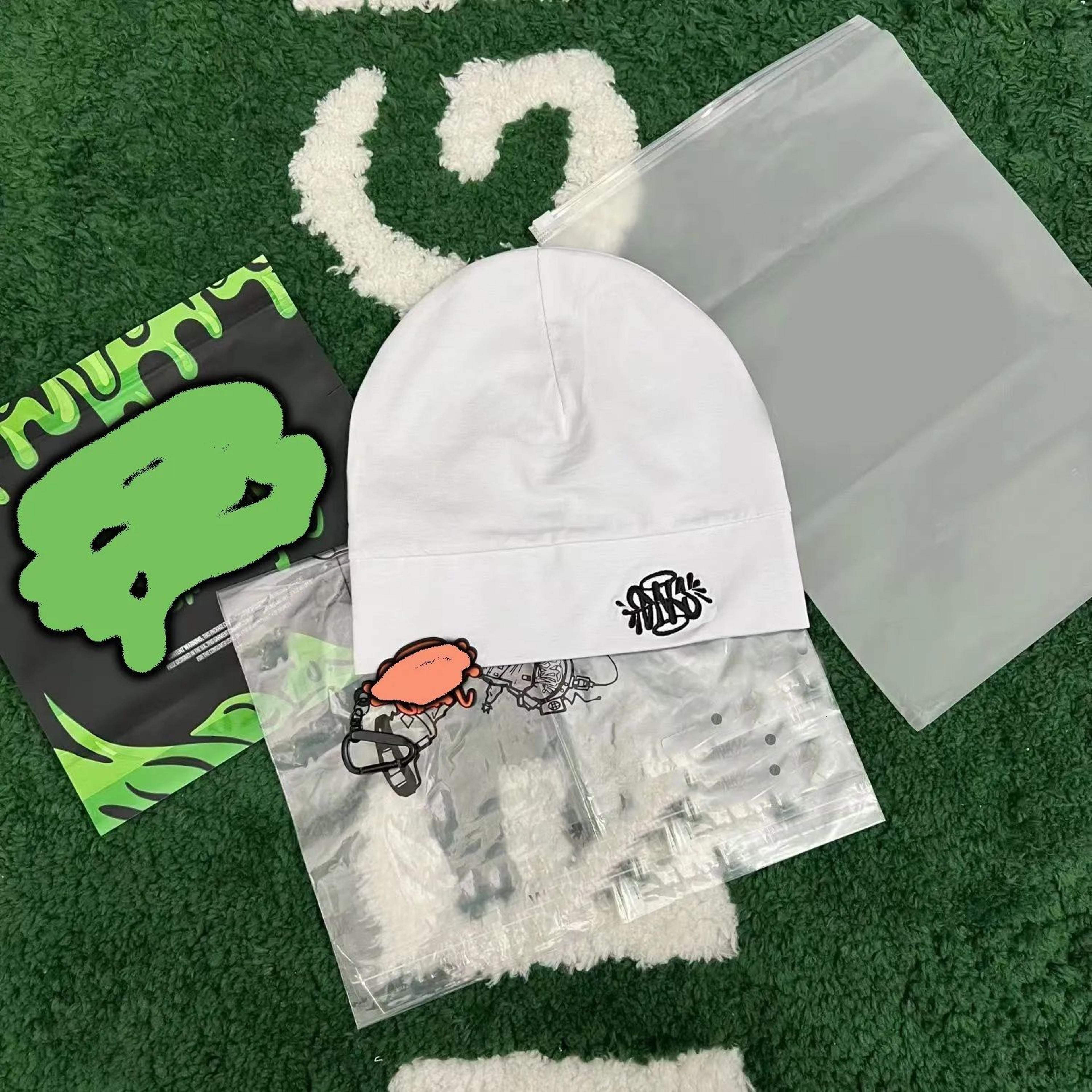 Winter Skull Cap With Animal Pattern And Fitted Design 1