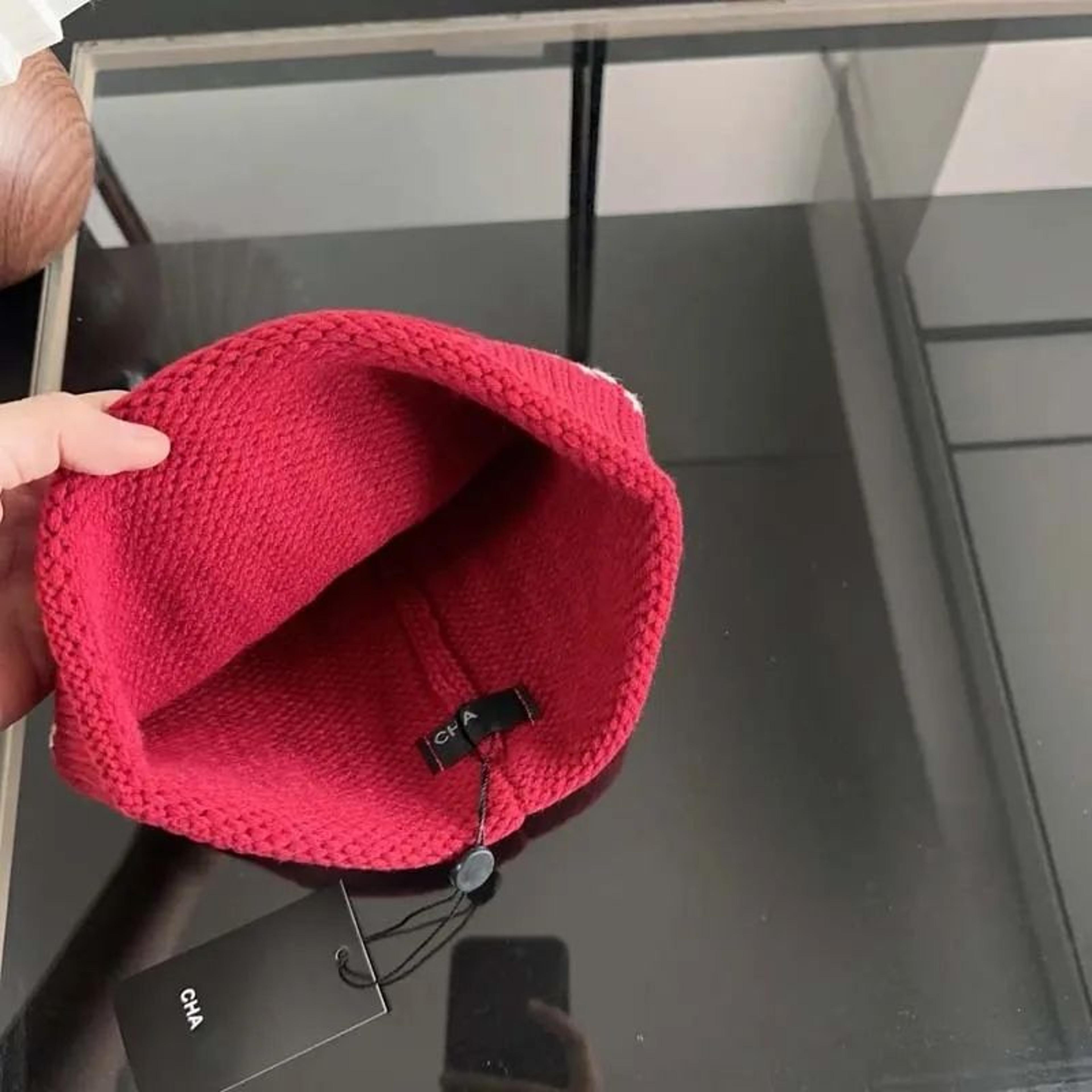 Winter Beanie Hat For Men And Women With Soft Plush Warmth And Letter Design 1