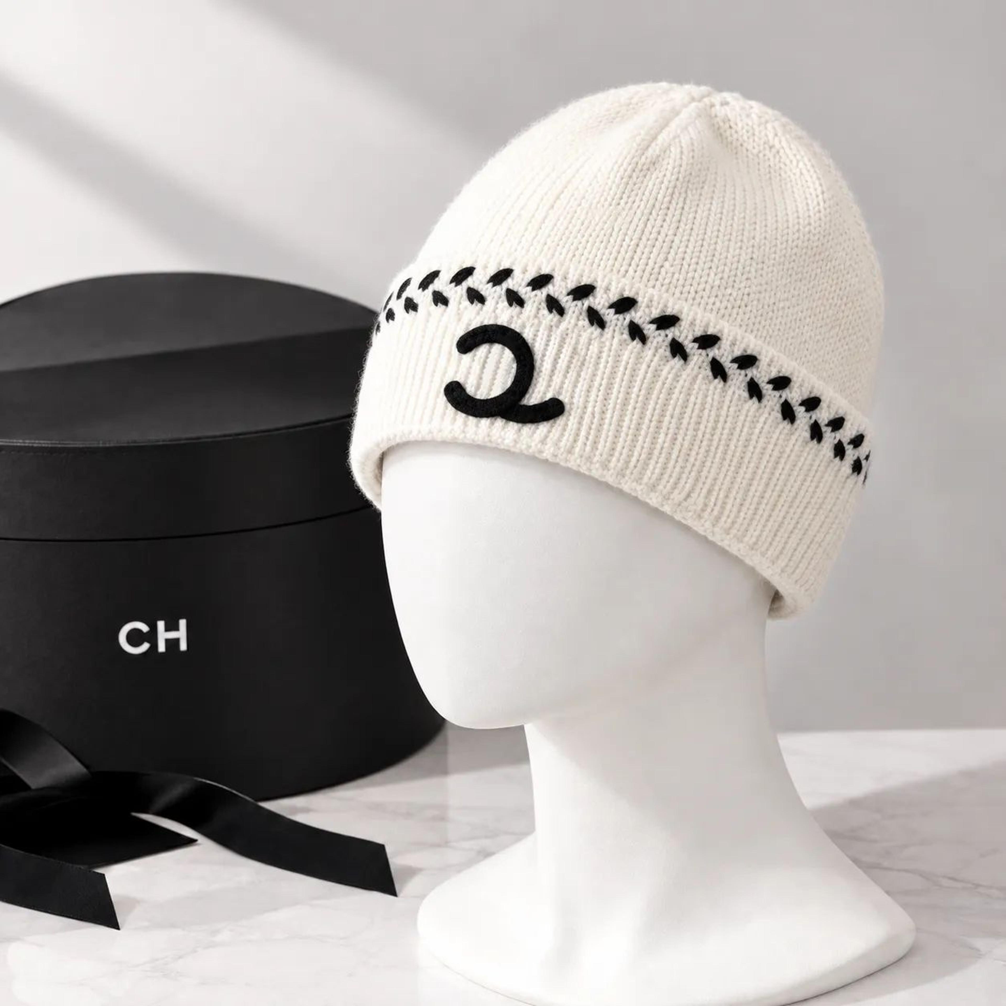 Unisex Knitted Winter Beanie Hat With Embroidered Letter Design For Men And Women 3