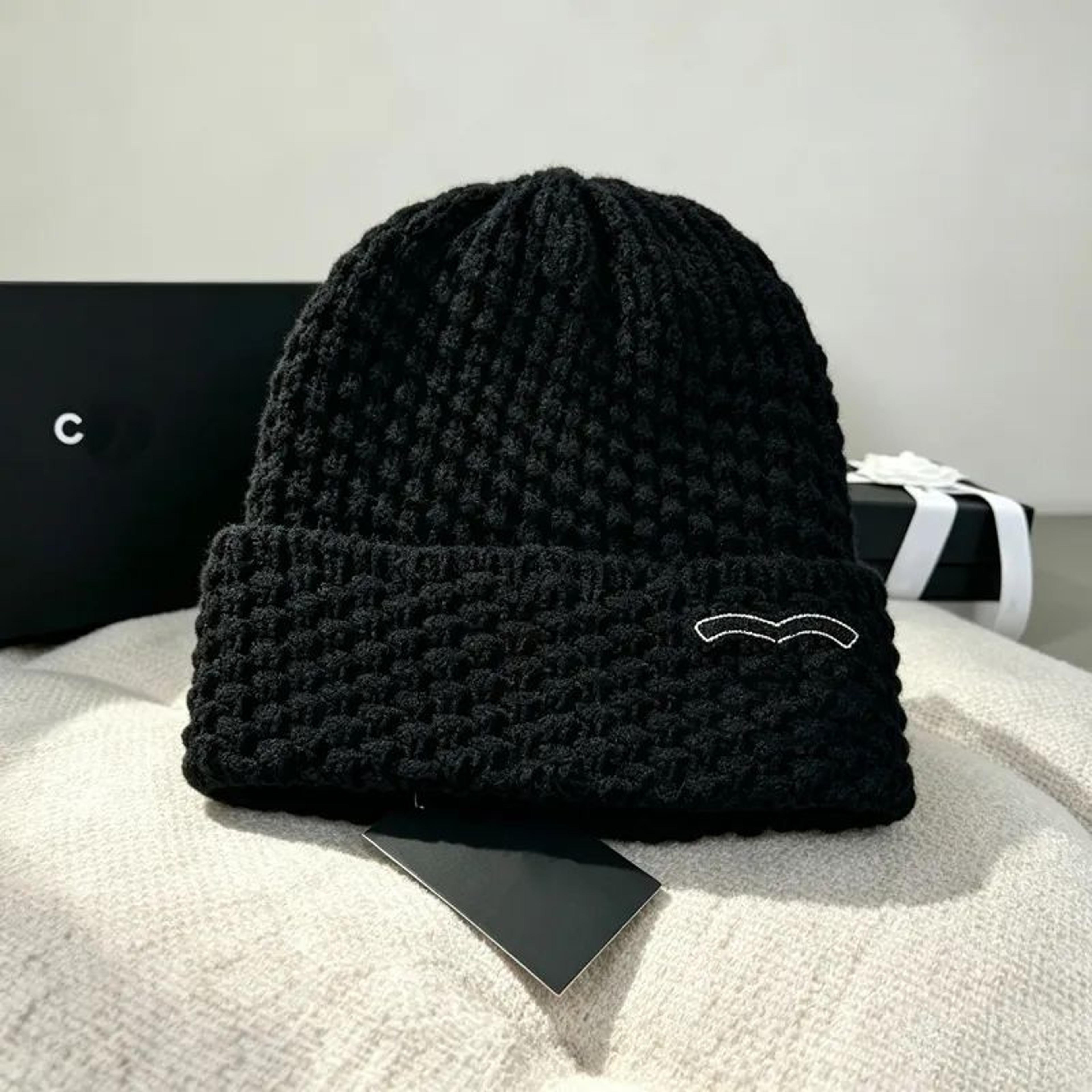 Unisex Striped Letter Knit Beanie Soft Warm Winter Hat With Gift Box 4