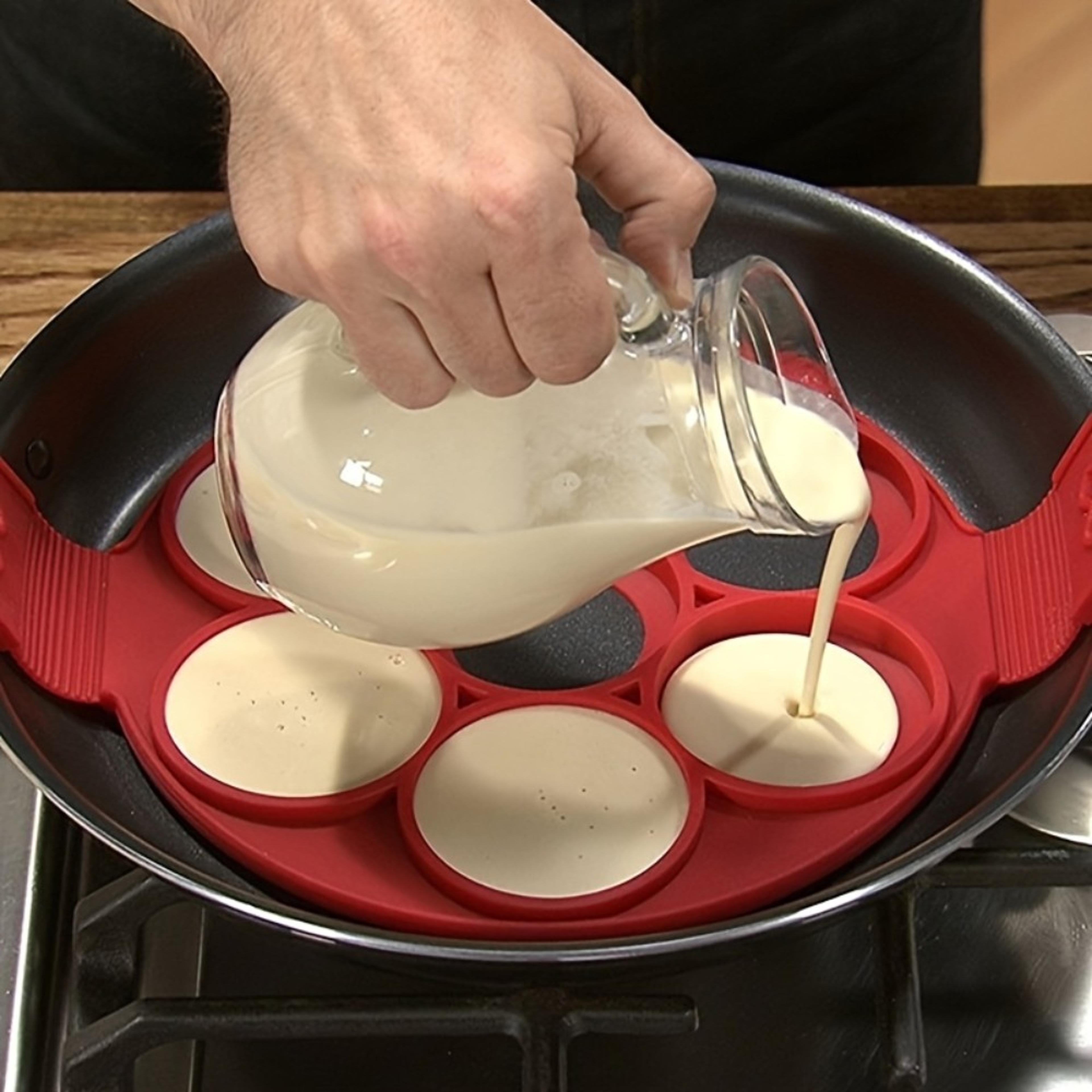 Silicone Pancake Maker And Egg Ring Mold For Easy Non Stick Breakfast Cooking 1