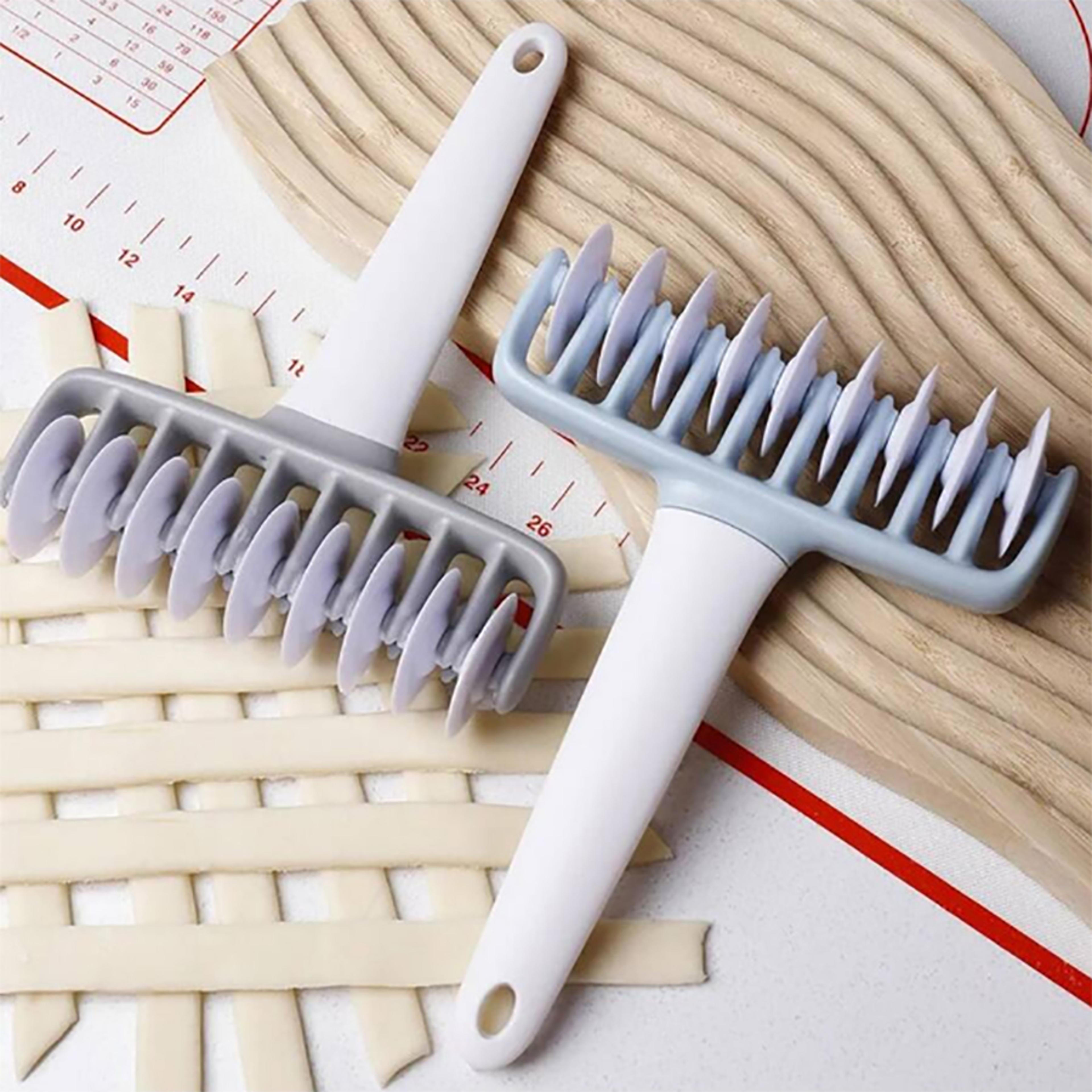Multi Functional Pizza Cutter Wheel With Non Slip Handle For Noodles And Baking 3