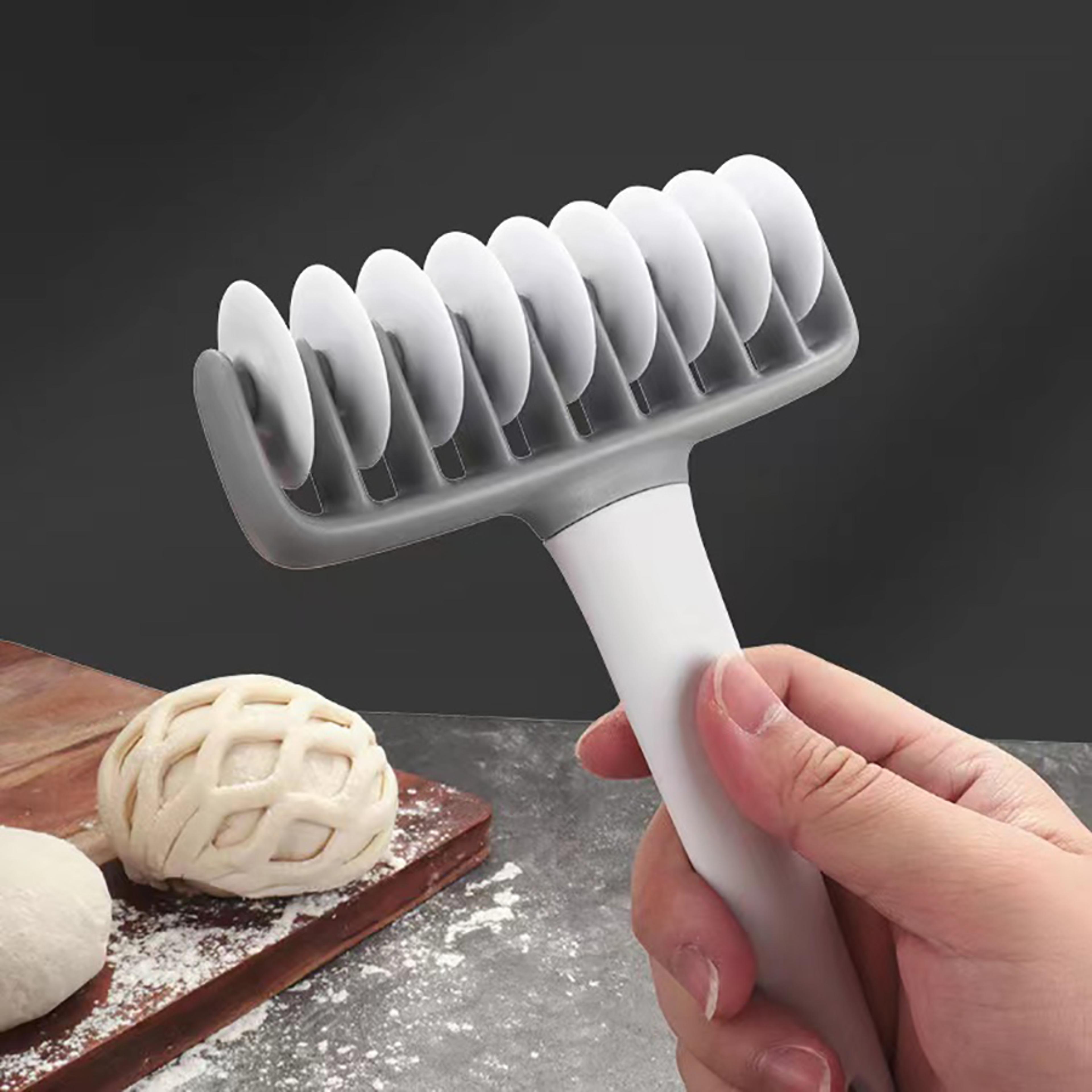 Multi Functional Pizza Cutter Wheel With Non Slip Handle For Noodles And Baking 4