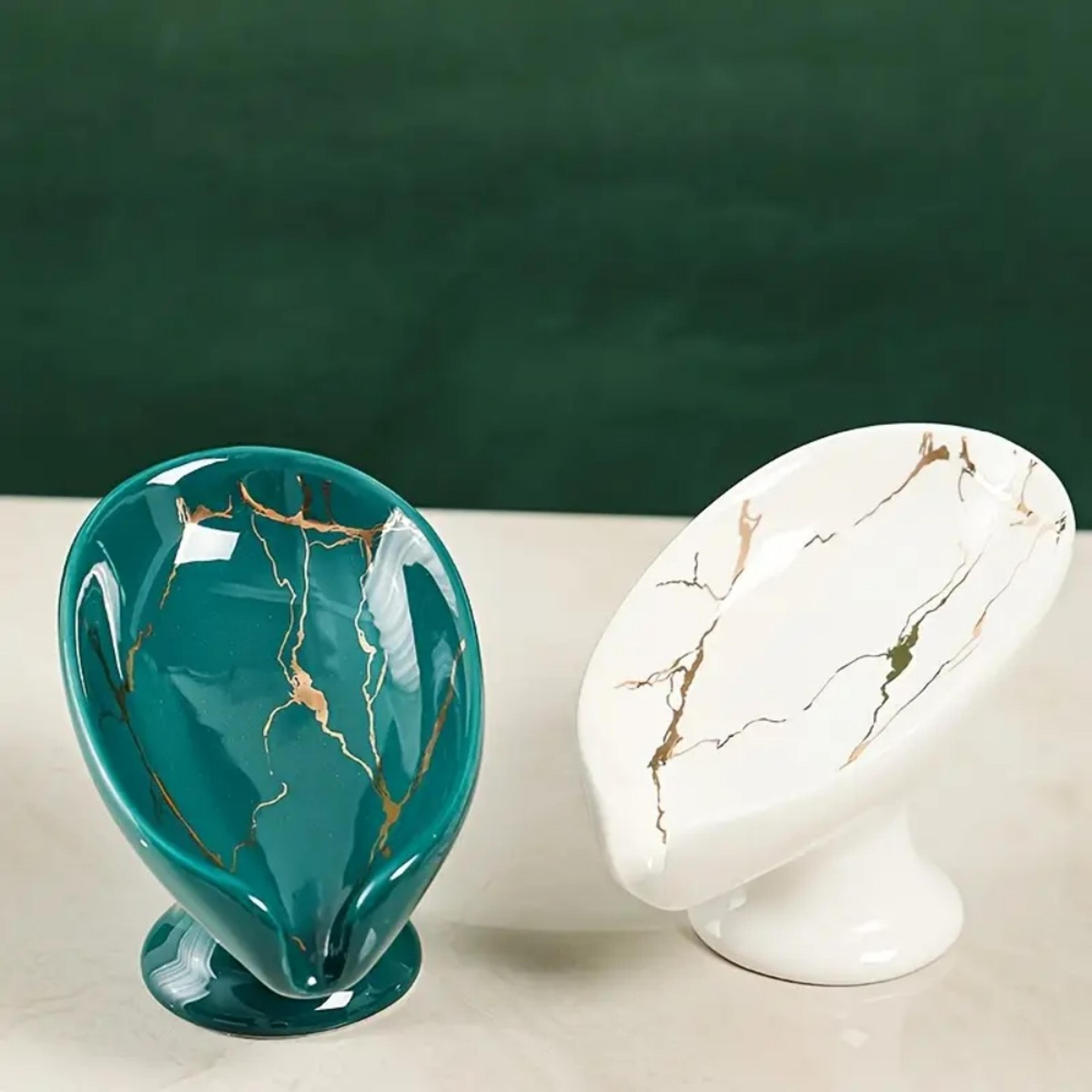 Leaf Flow Self Draining Ceramic Soap Dish 2