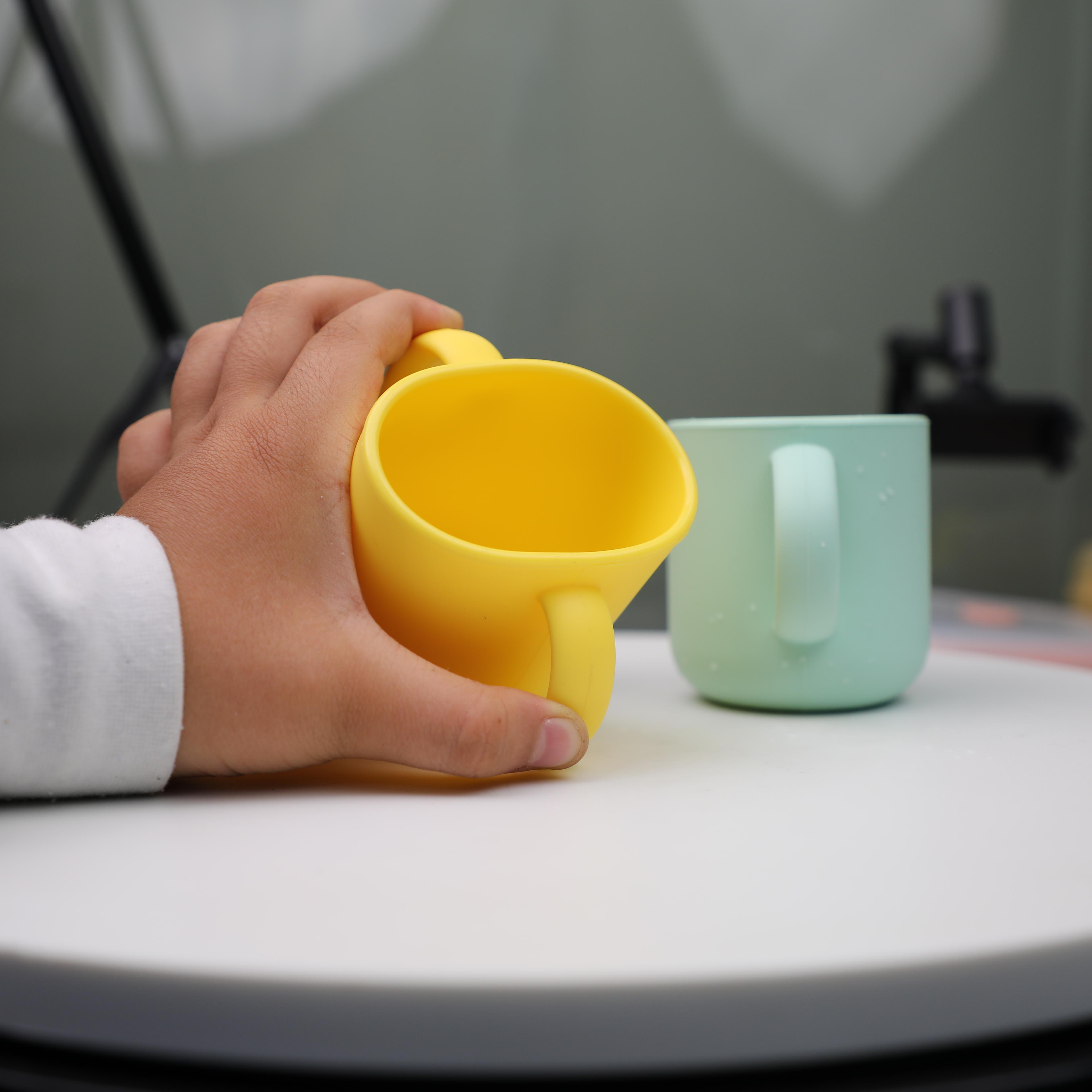 Silicone Training Cup For Babies With Easy Grip Handles Toddler Learning Cup 1