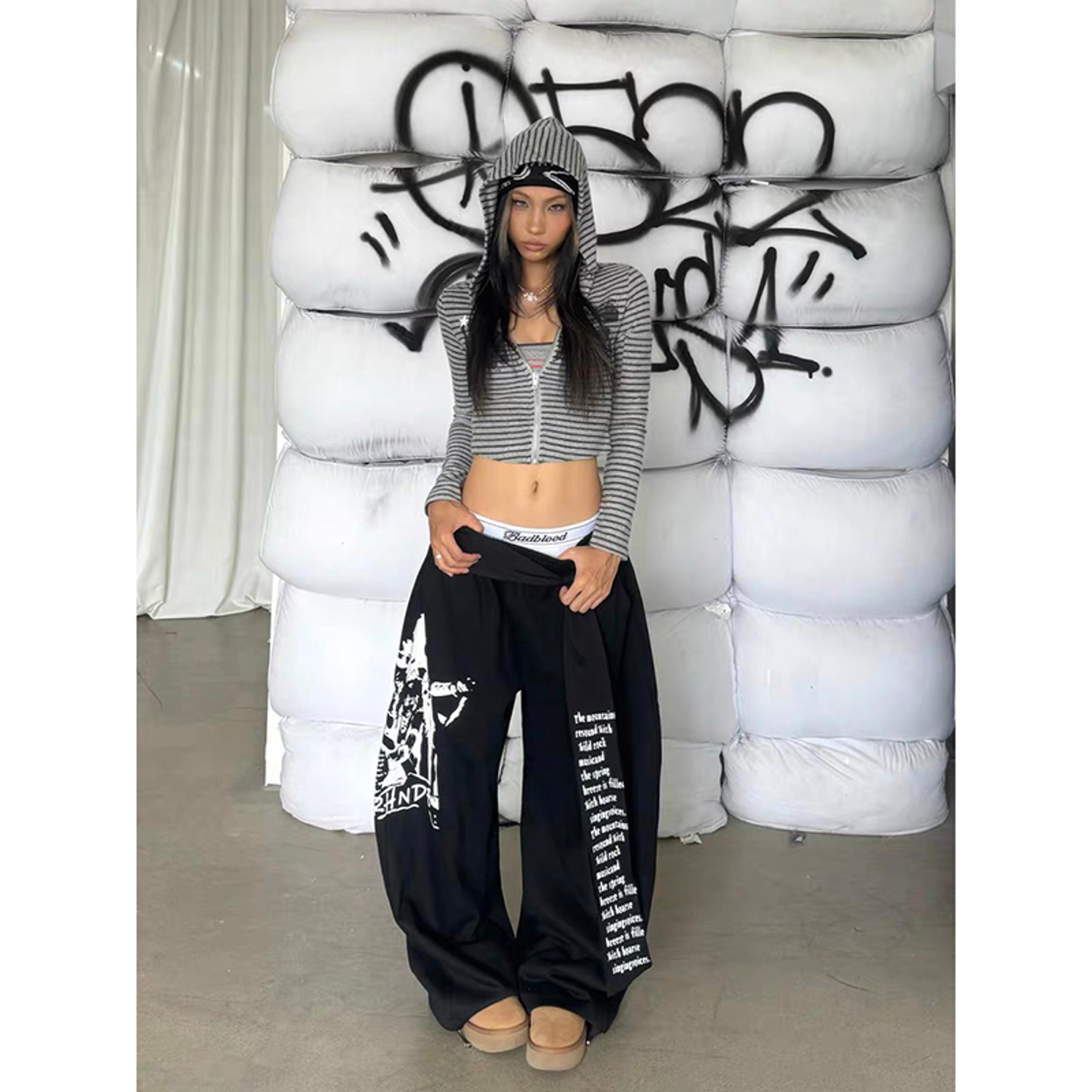 Womens Gray Baggy Sweatpants Gothic Letter Print Wide Leg Pants 5