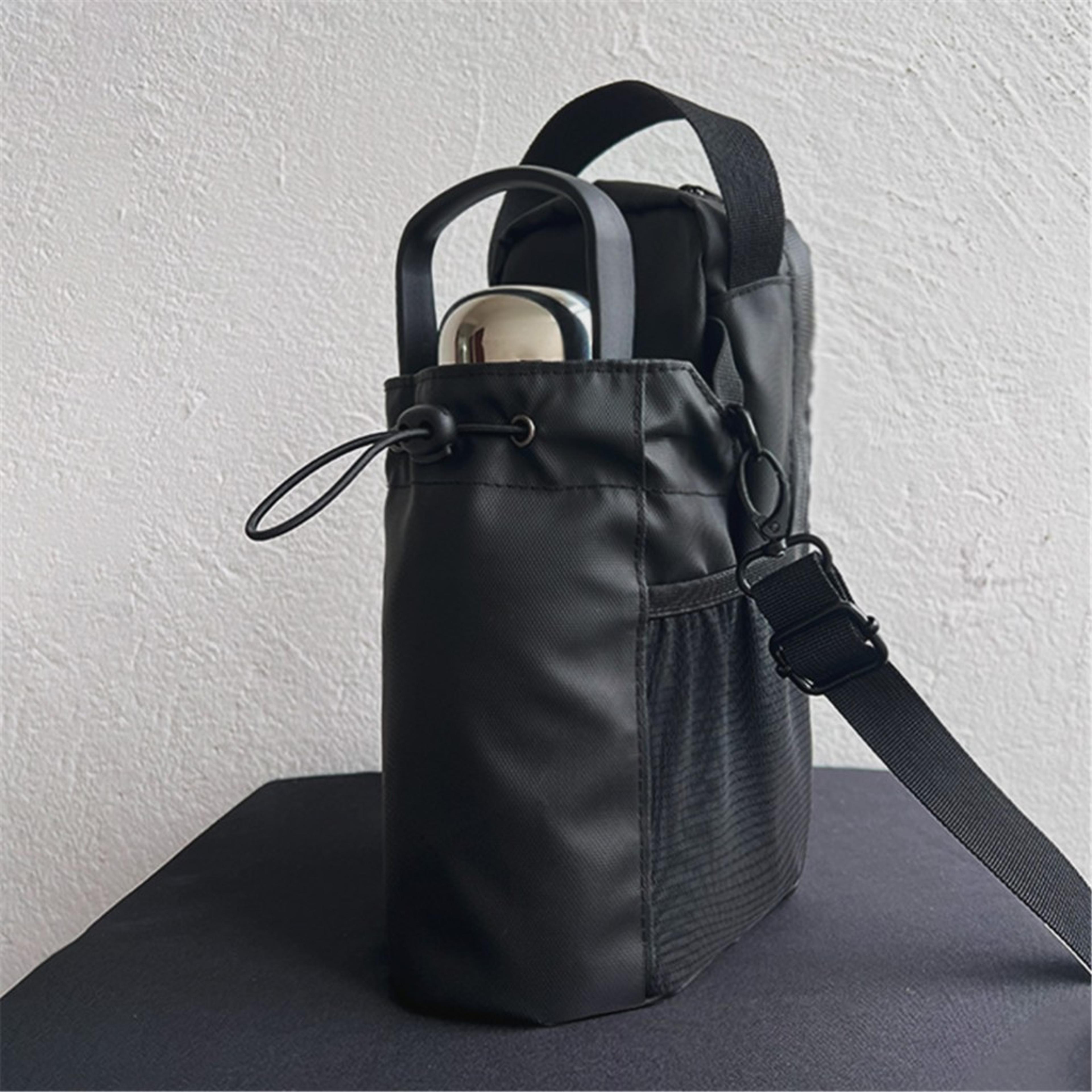 Magnetic Gym Bag Water Bottle Holder With Phone Pocket And Shoulder Strap 5