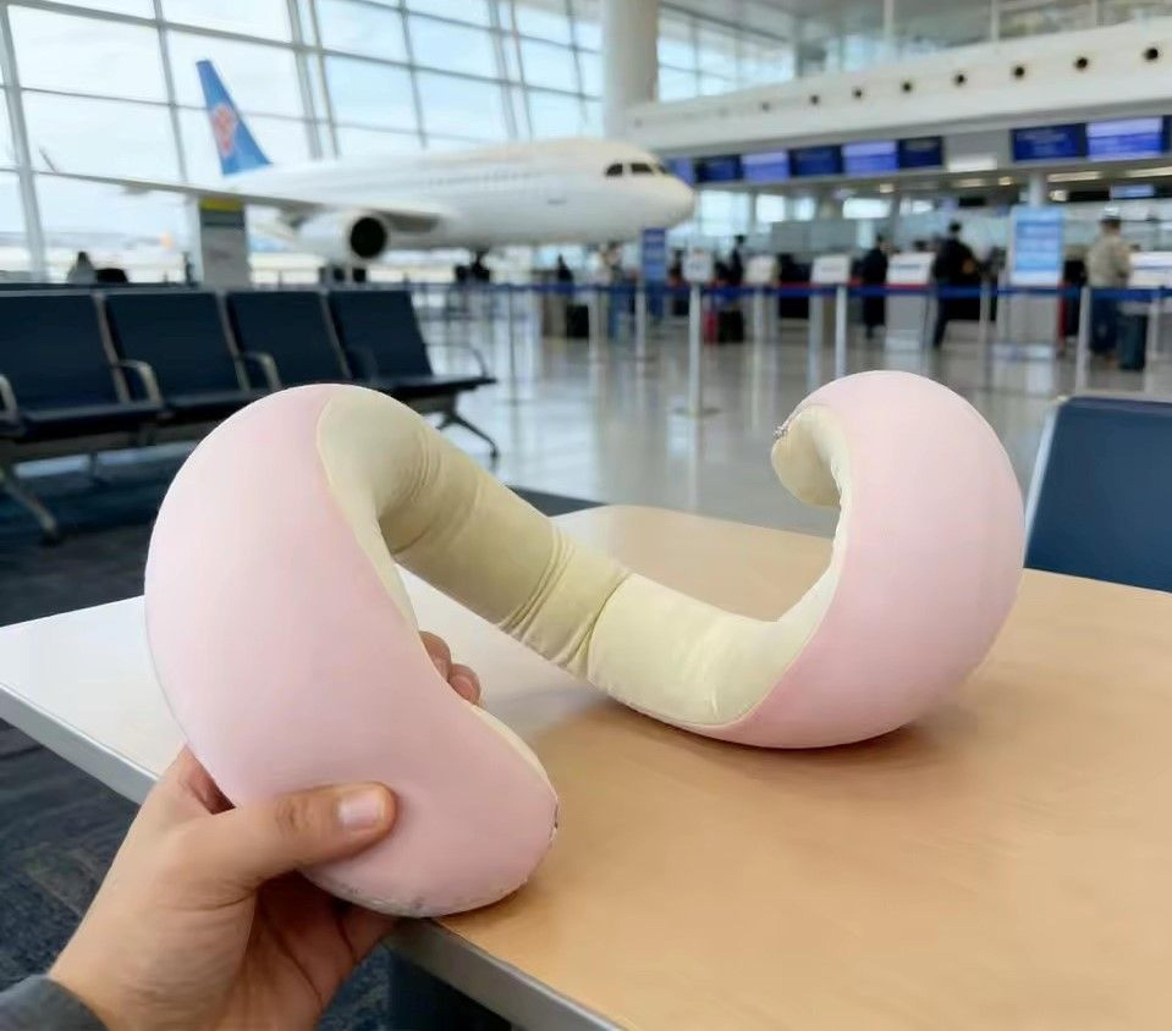 Adjustable Foldable Travel Pillow For Neck Support Flights  Office Naps 1
