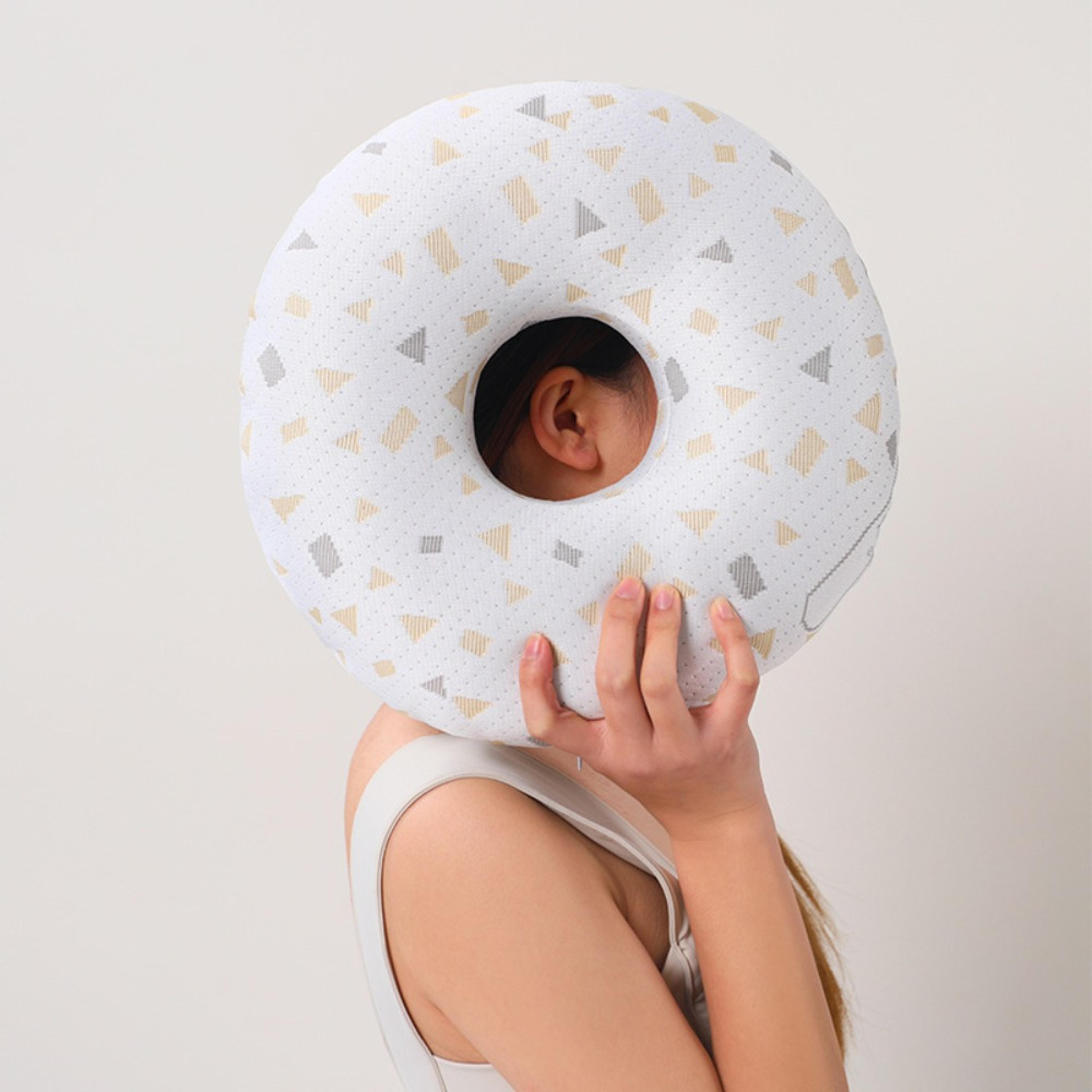 Ergonomic Ear Piercing Pillow With Ear Hole For Side Sleepers 2