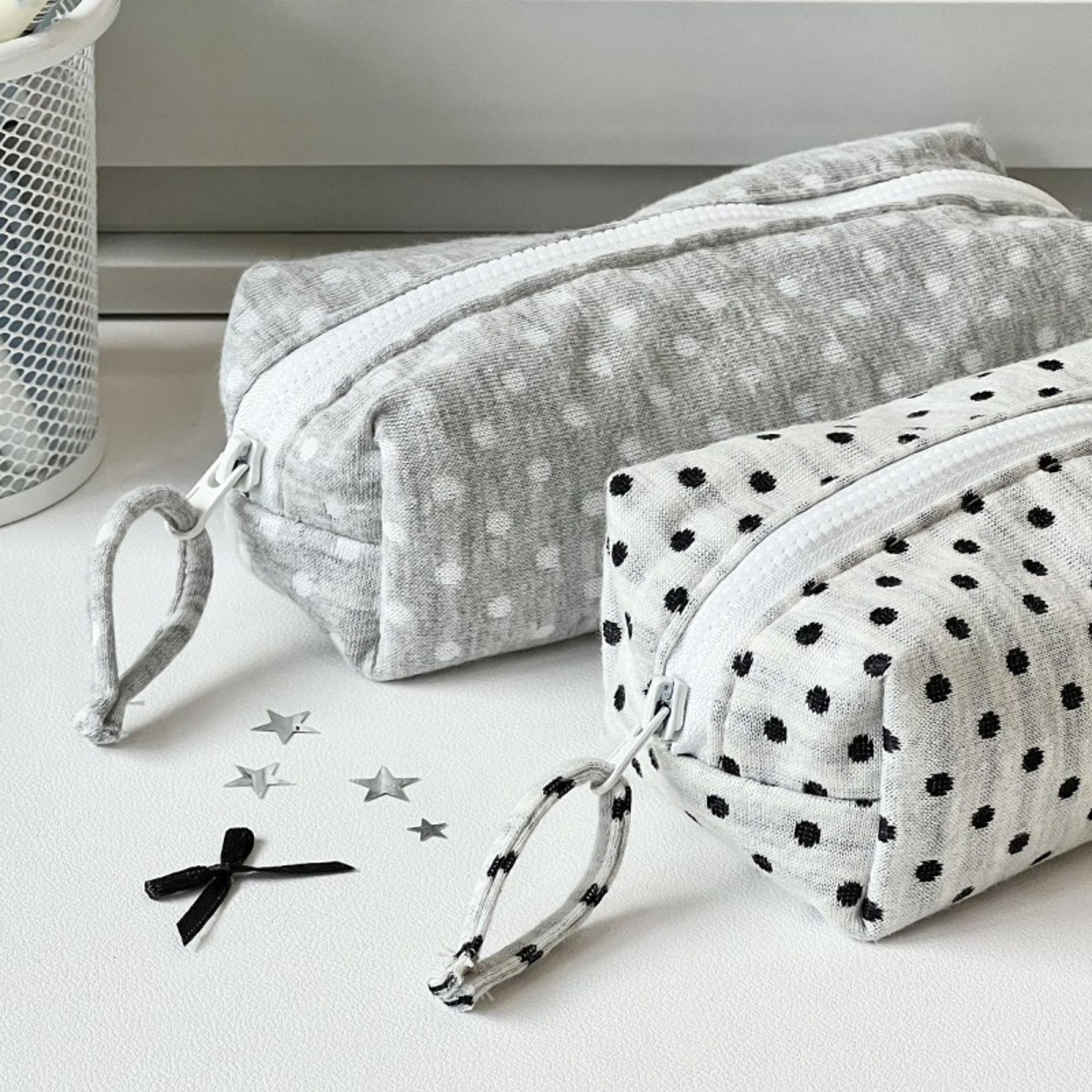 Polka Dot Travel Makeup Bag Large Capacity Cosmetic Case 3