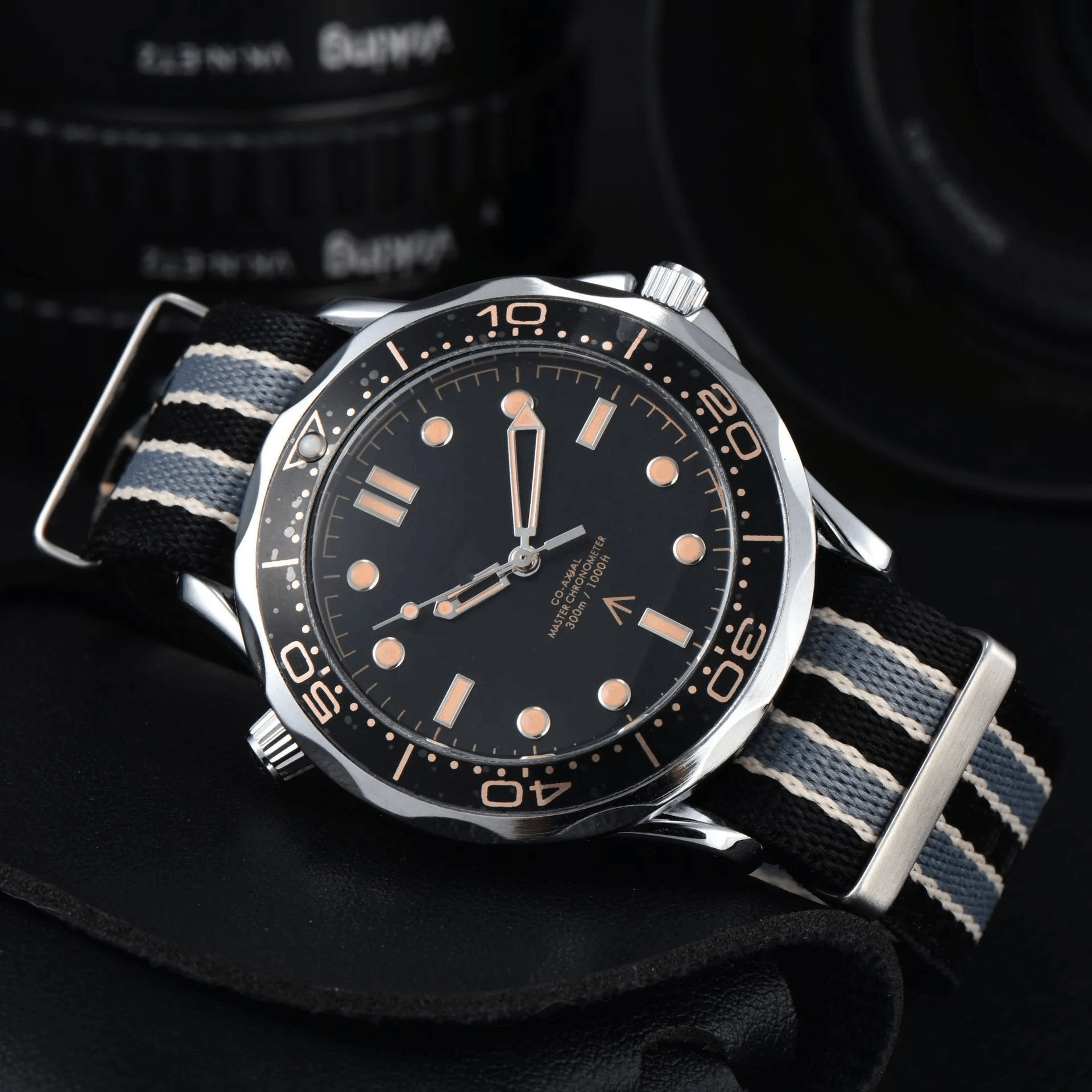 Men Rubber Strap Chronograph Date Watch 1