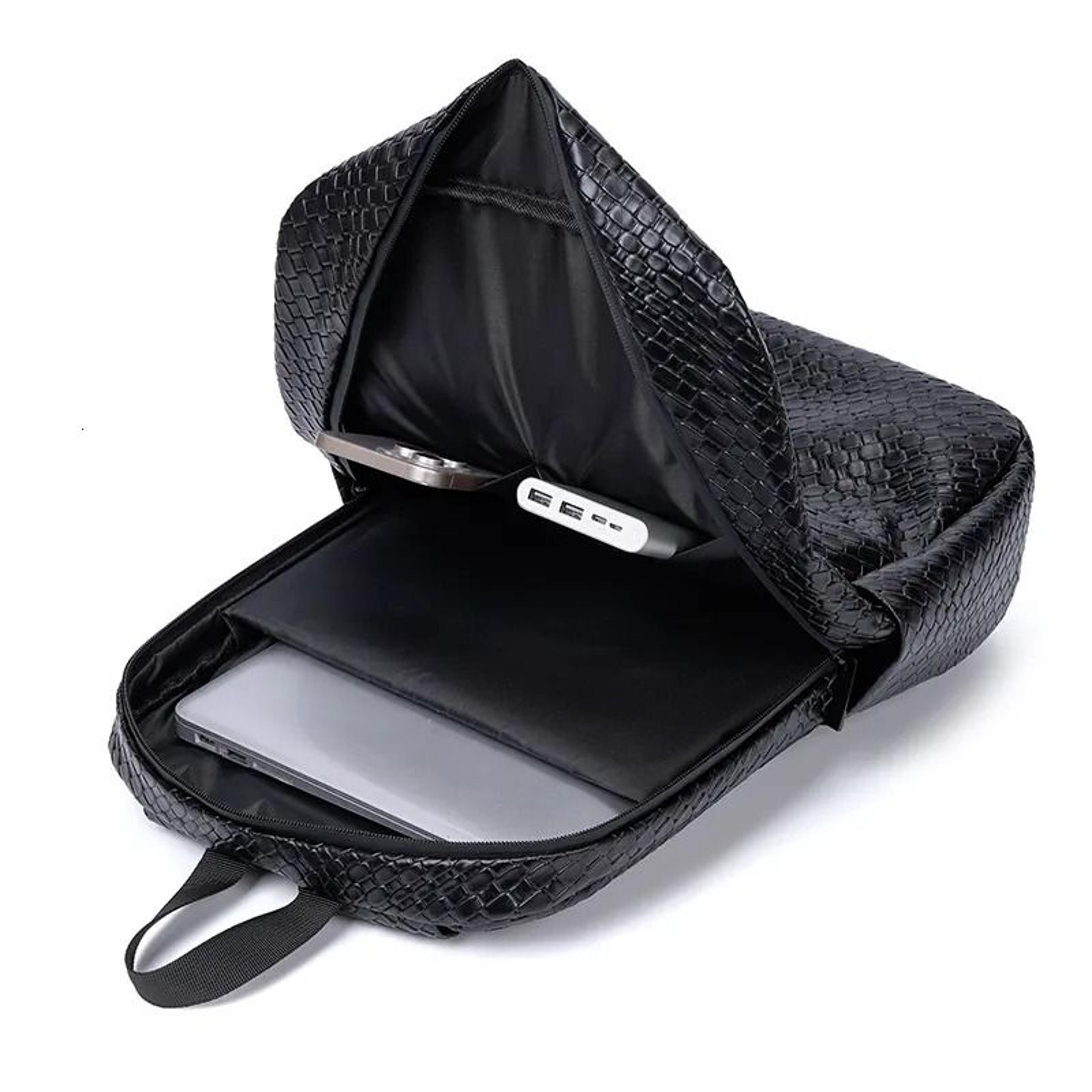 Large Capacity PU Backpack With Zipper Closure And Interior Pocket 1