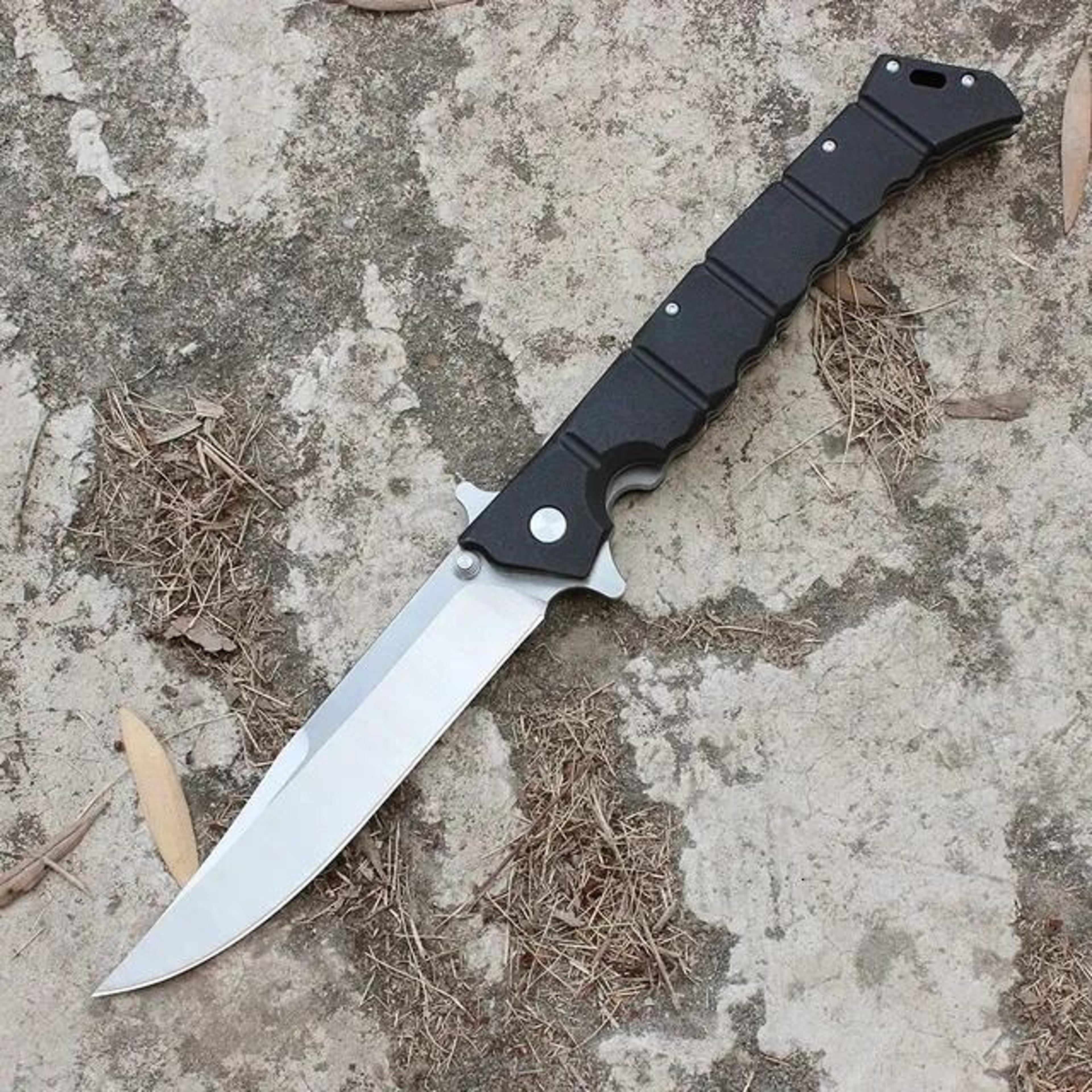 Large Folding Camping Knife With Stainless Steel Blade And Locking Mechanism 1