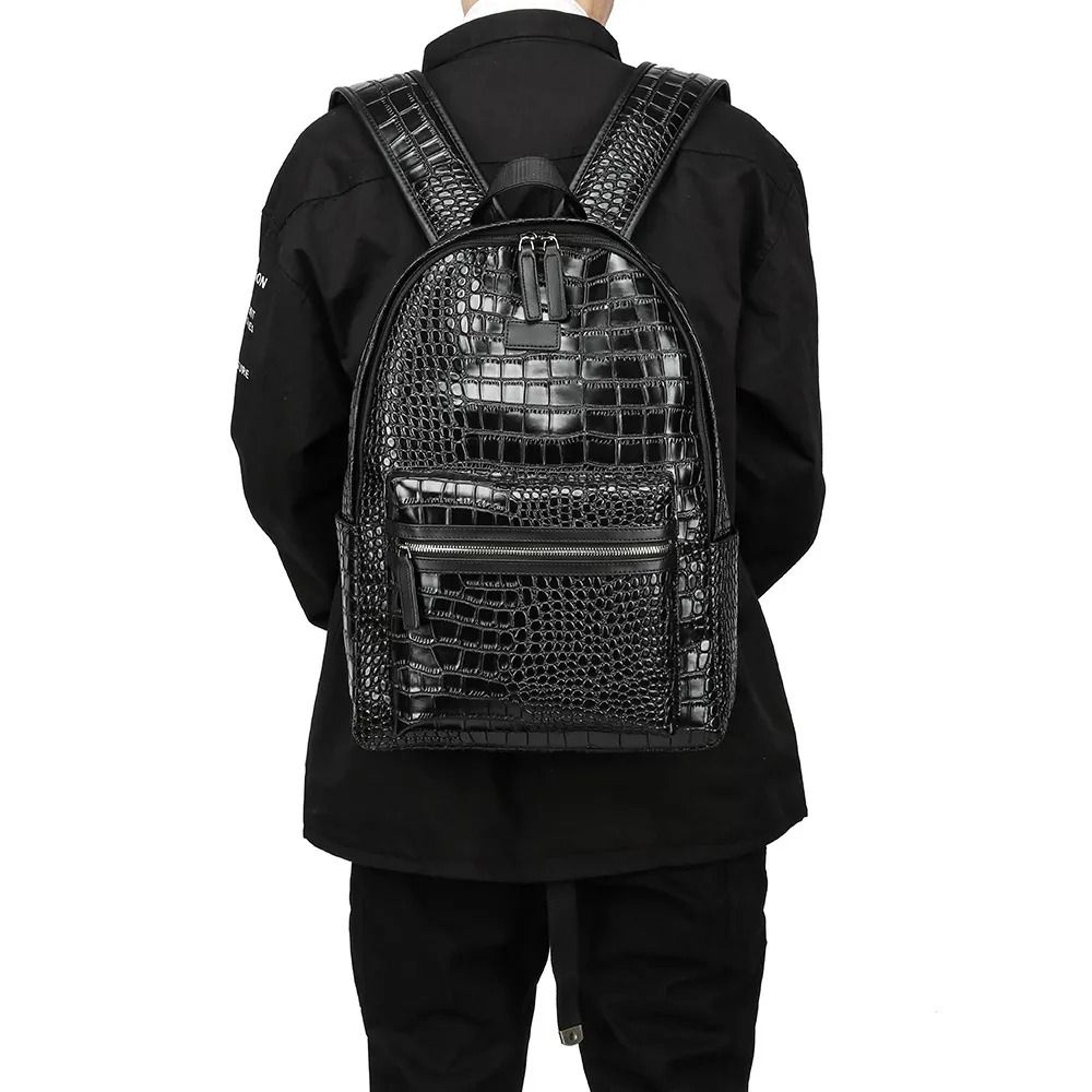 Women CrocodileEmbossed Leather Backpack Large Capacity Commuter Bag 0