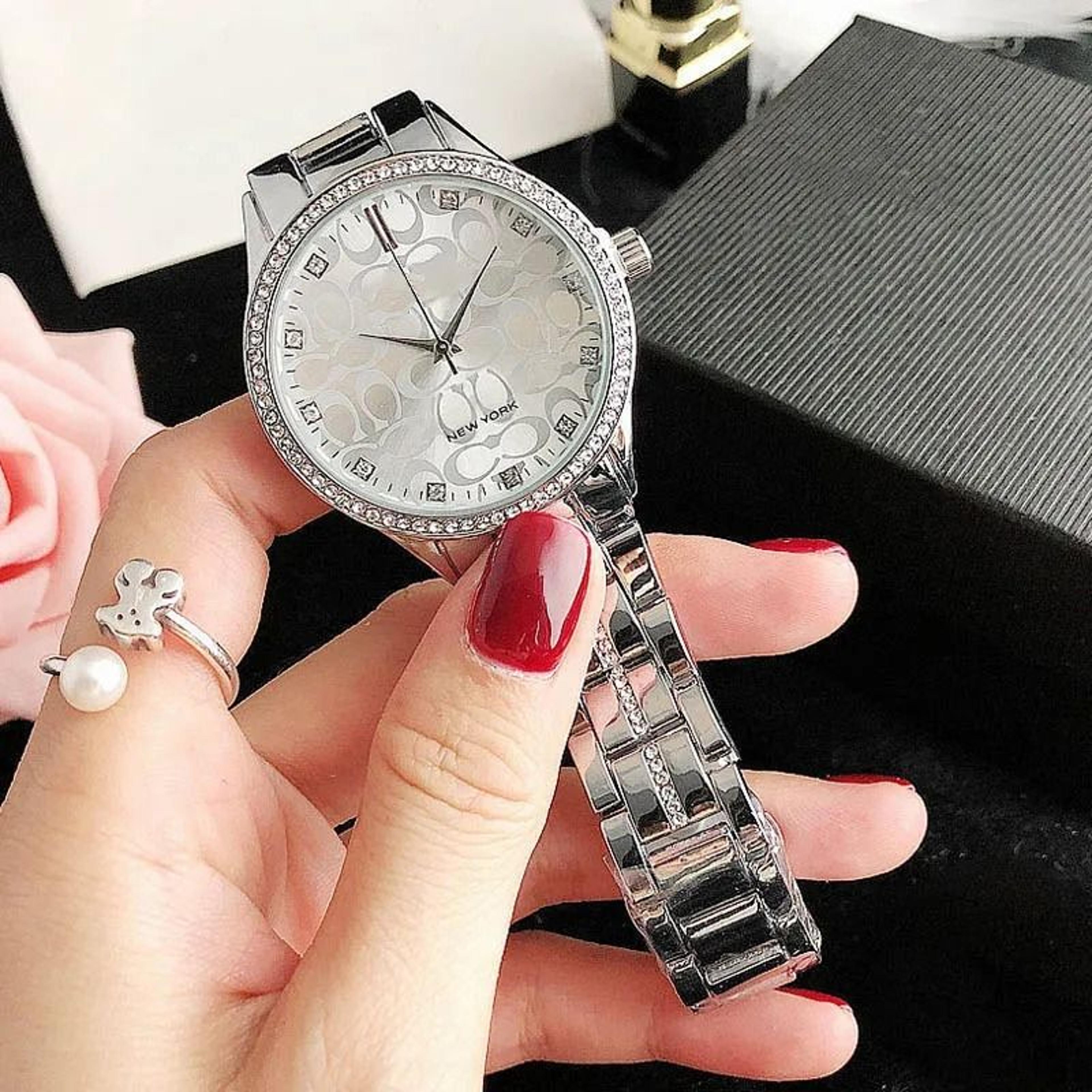 Women Quartz Wrist Watch 38mm Stainless Steel Band Crystal Numeral Dial 2