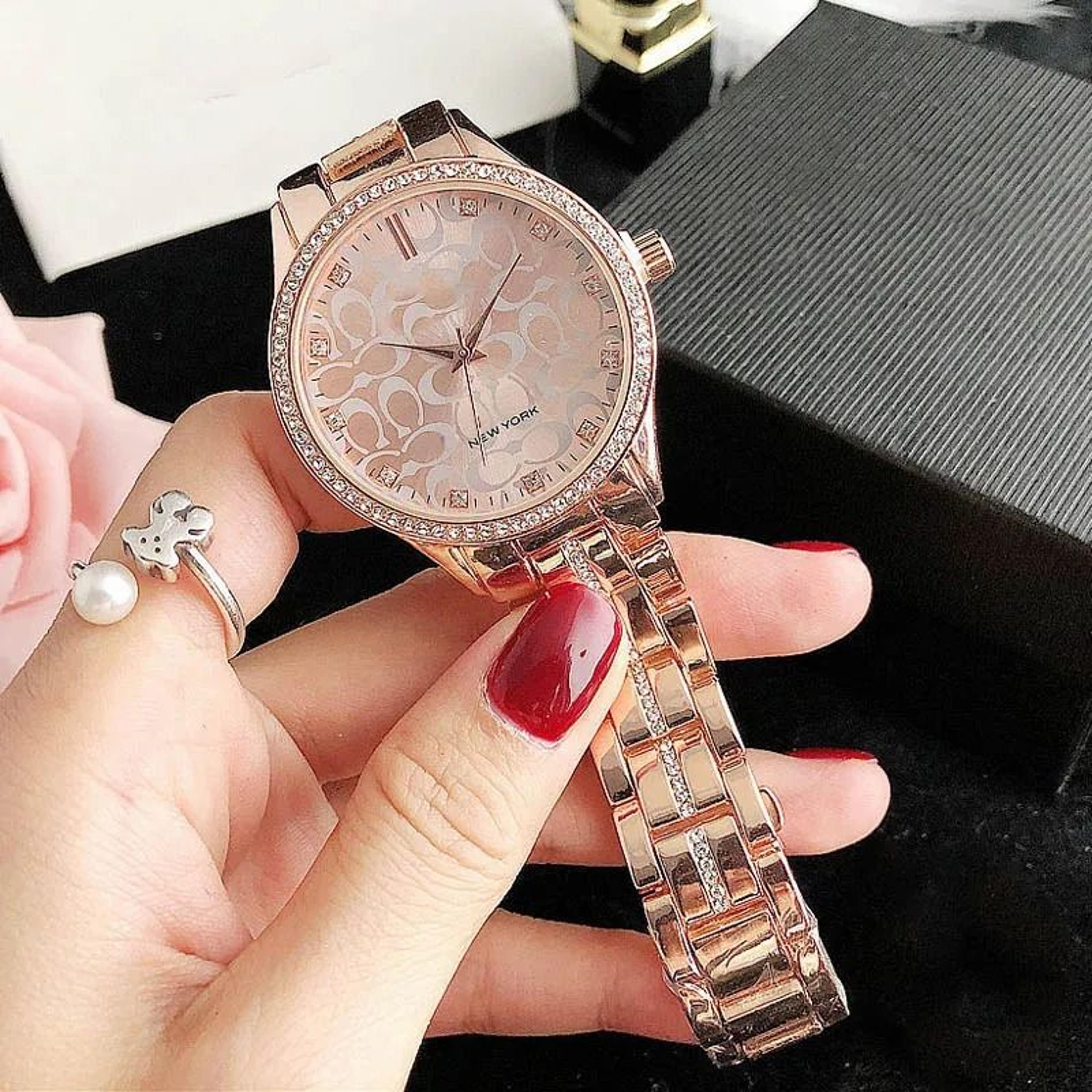 Women Quartz Wrist Watch 38mm Stainless Steel Band Crystal Numeral Dial 1