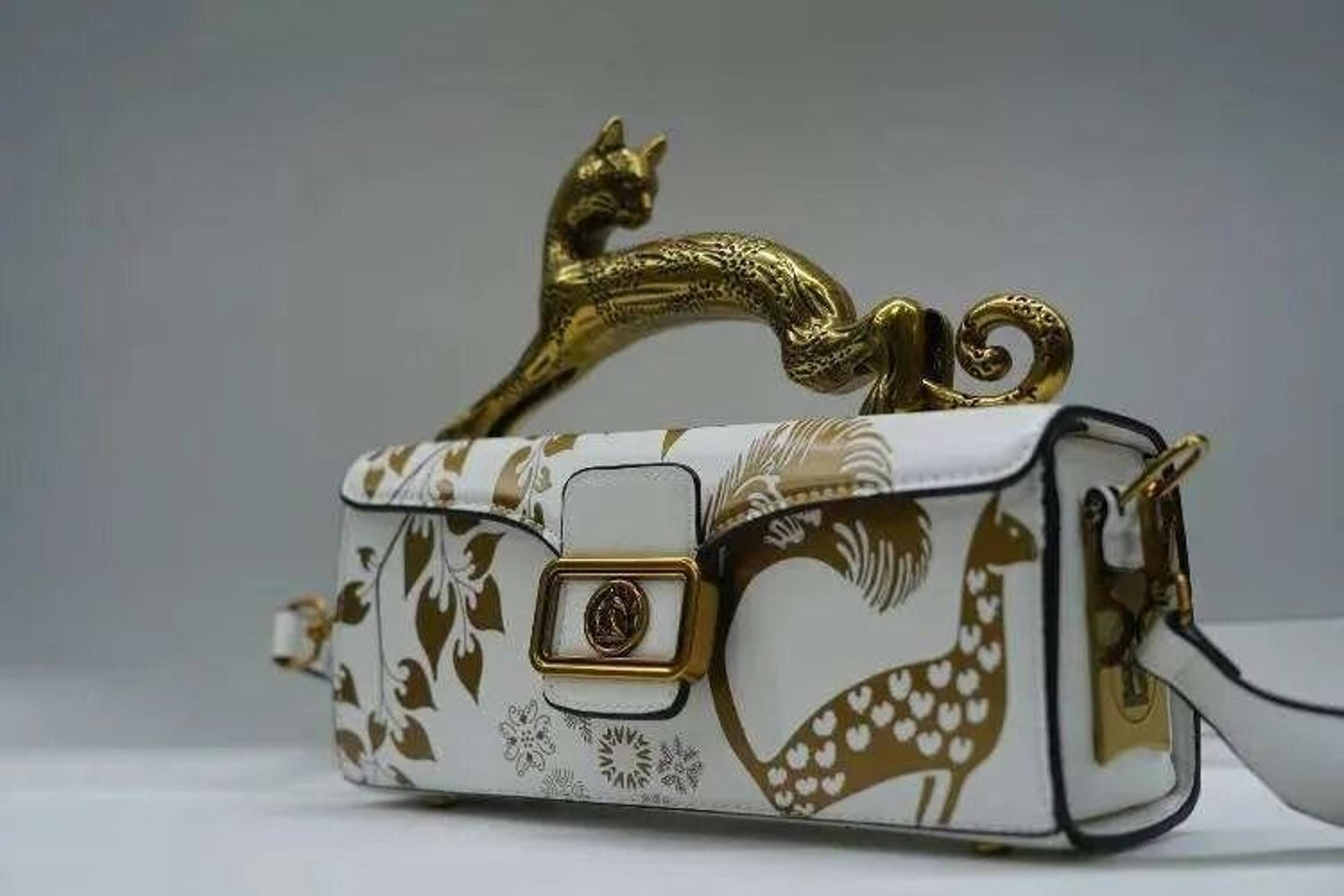 Gold Leaf Embossed Box Shoulder Bag With Top Handle 2