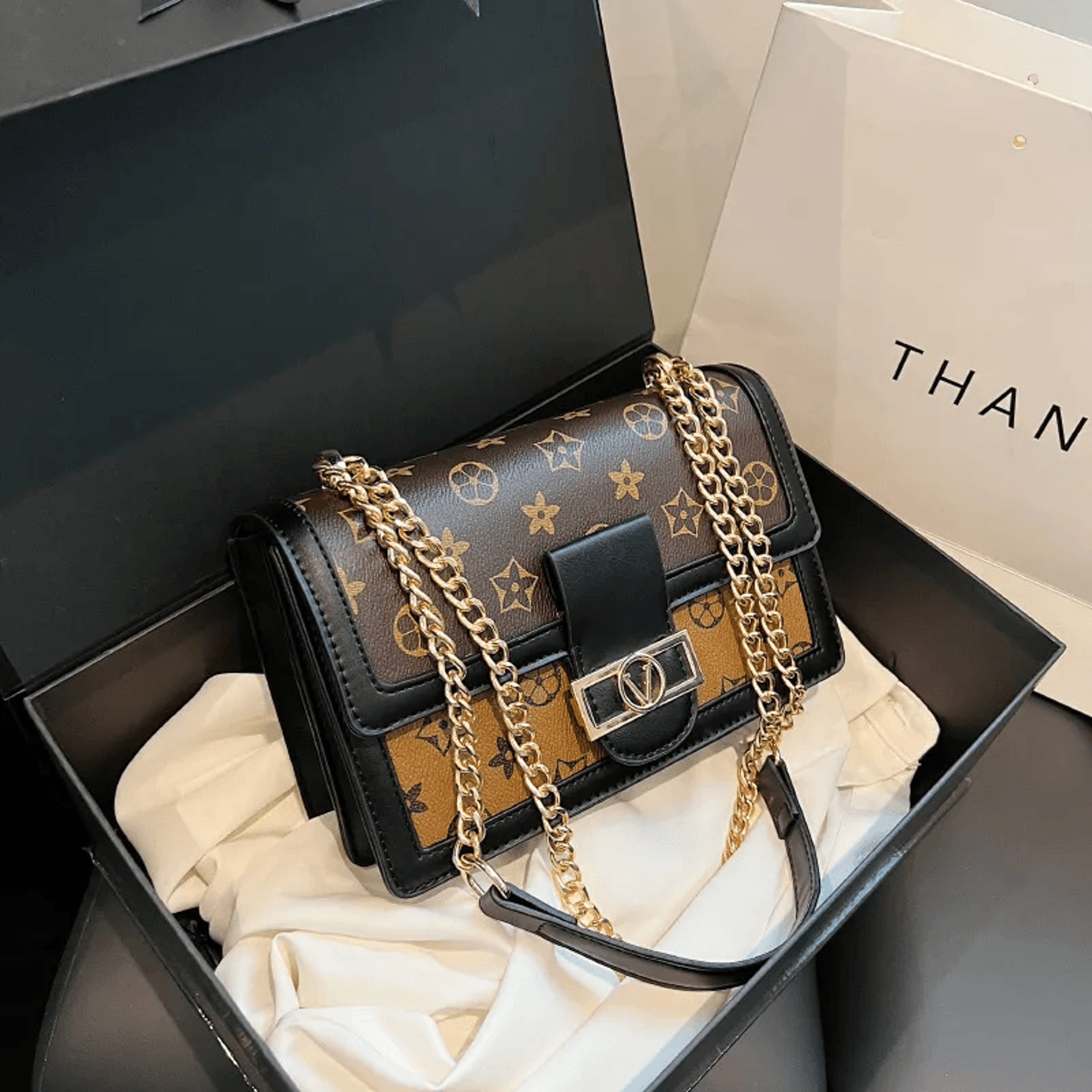 Square Crossbody Shoulder Bag With Adjustable Strap And Chain Print 1