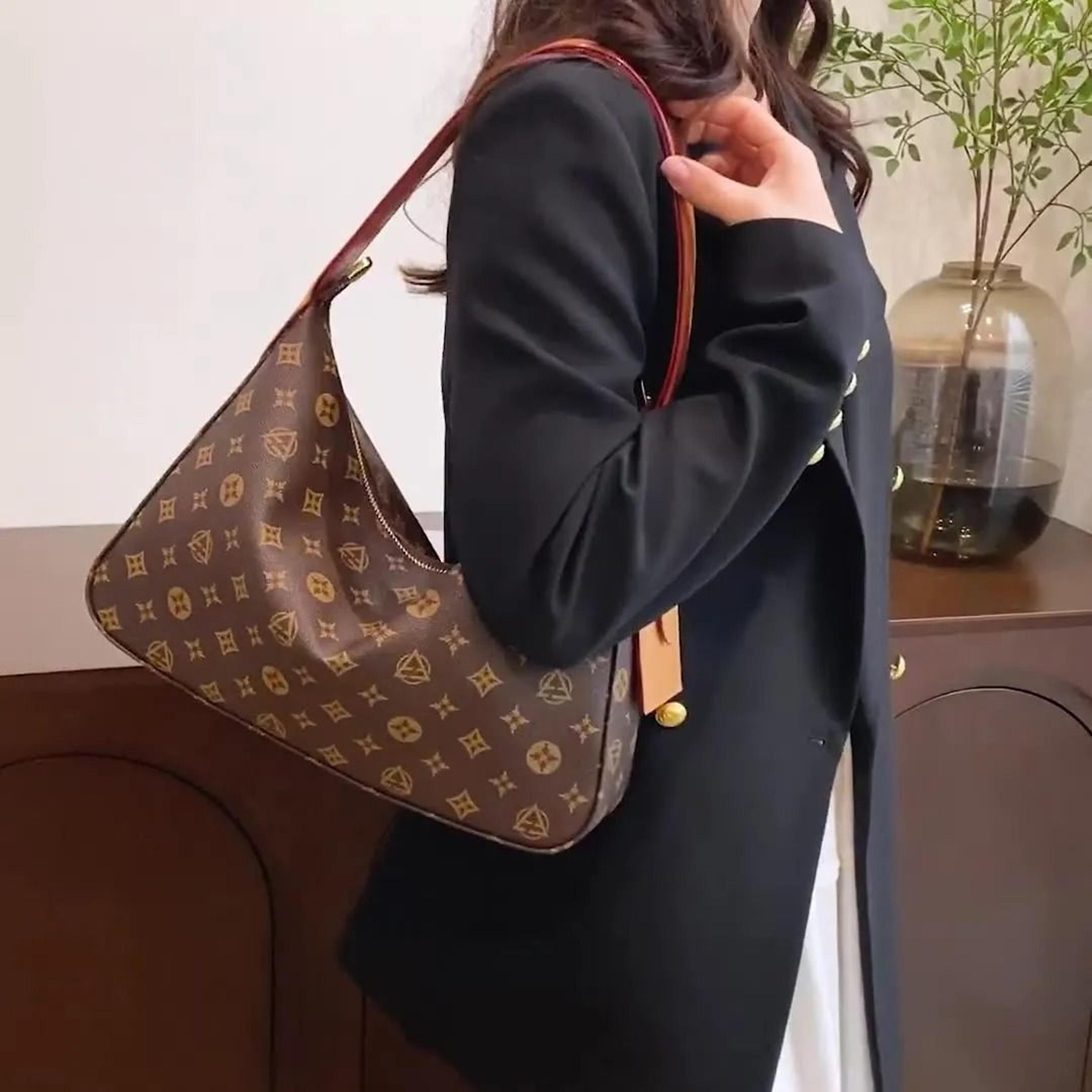 Womens Large Capacity Crossbody Tote Bag With Adjustable Strap And Magnetic Flap 2