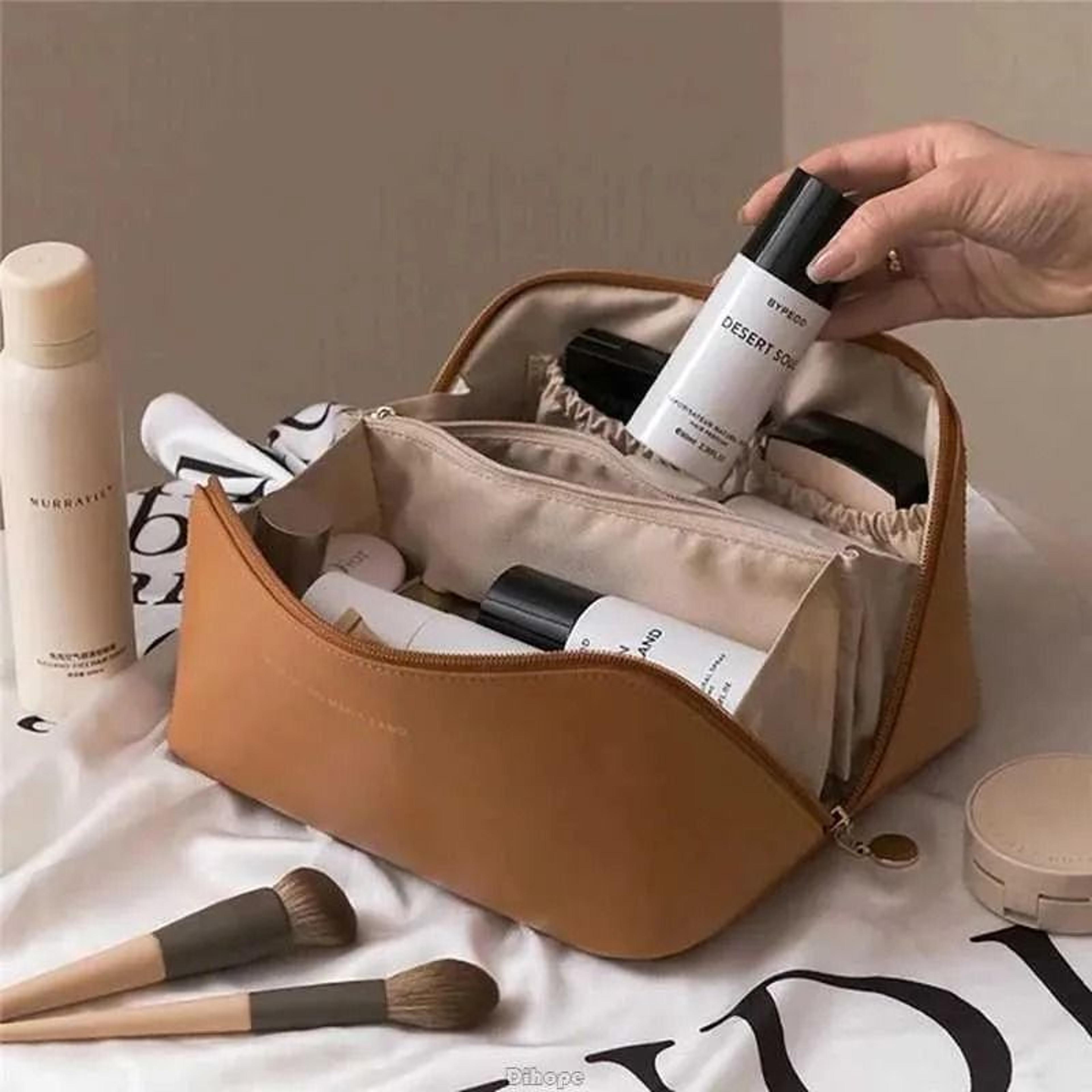 Large Capacity PU Leather Travel Makeup Bag And Waterproof Cosmetic Organizer 1