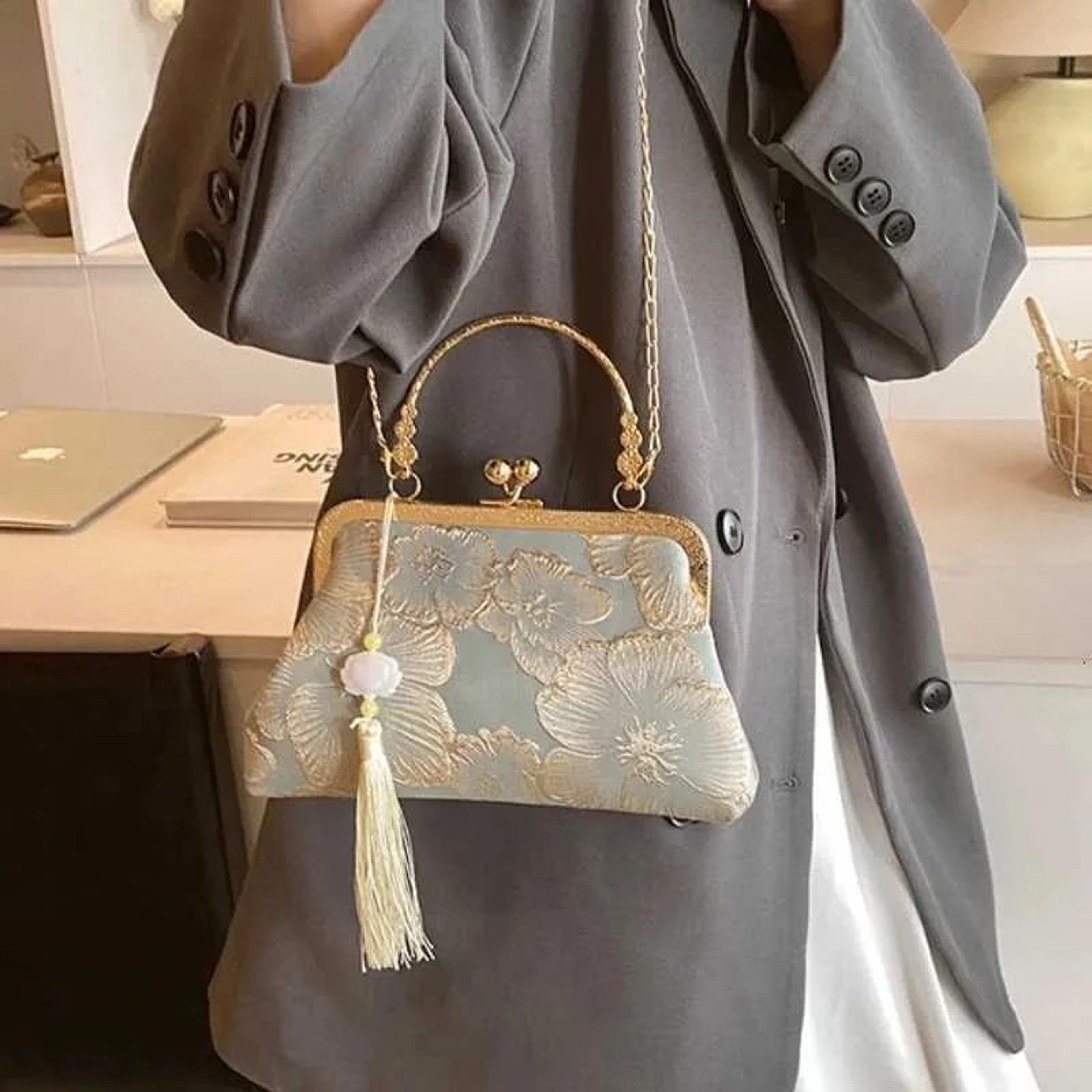 Embroidered Square Shoulder Bag Retro Evening Clutch For Weddings And Parties 3