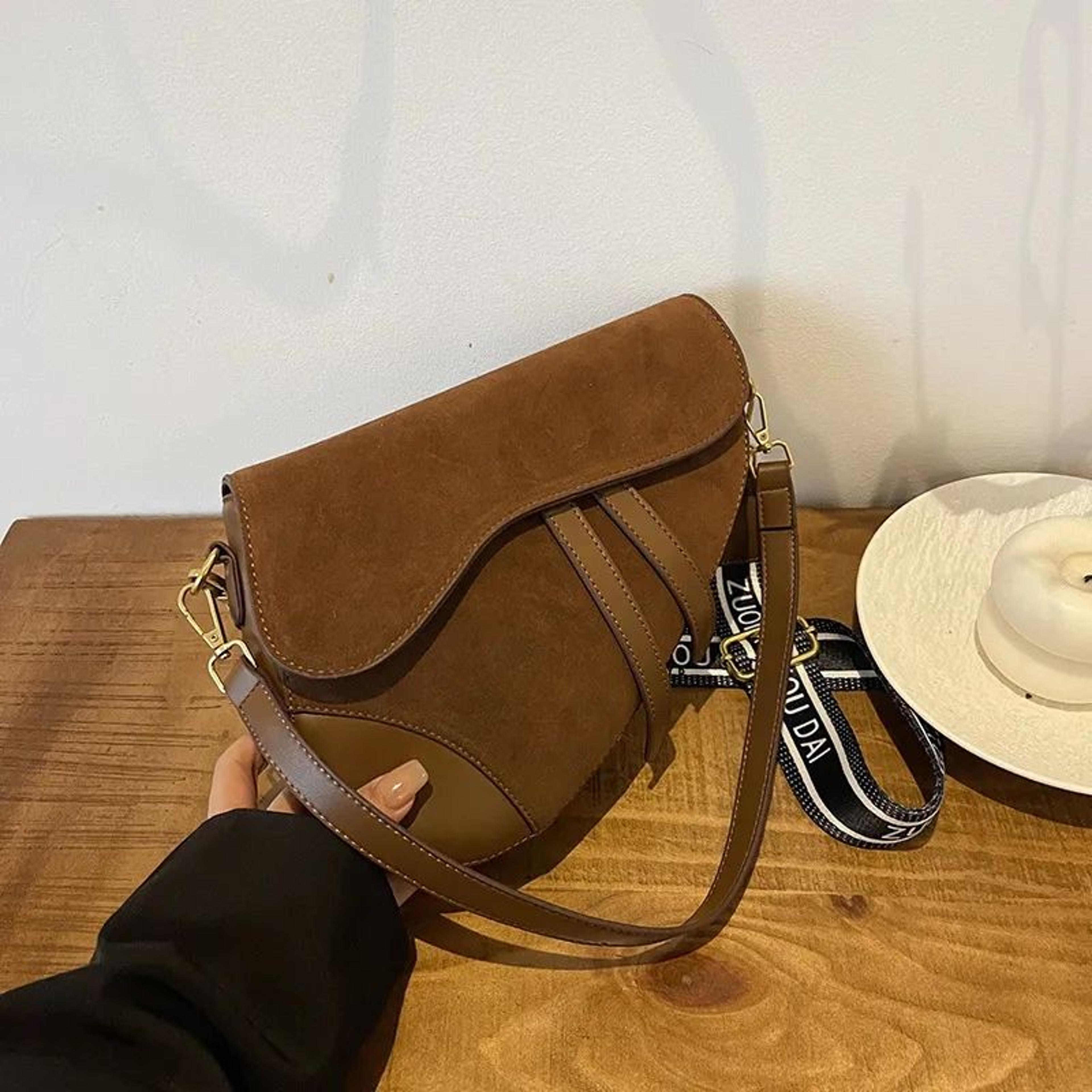 Womens Vintage Leather Saddle Crossbody Bag With MultiCompartment Storage 4