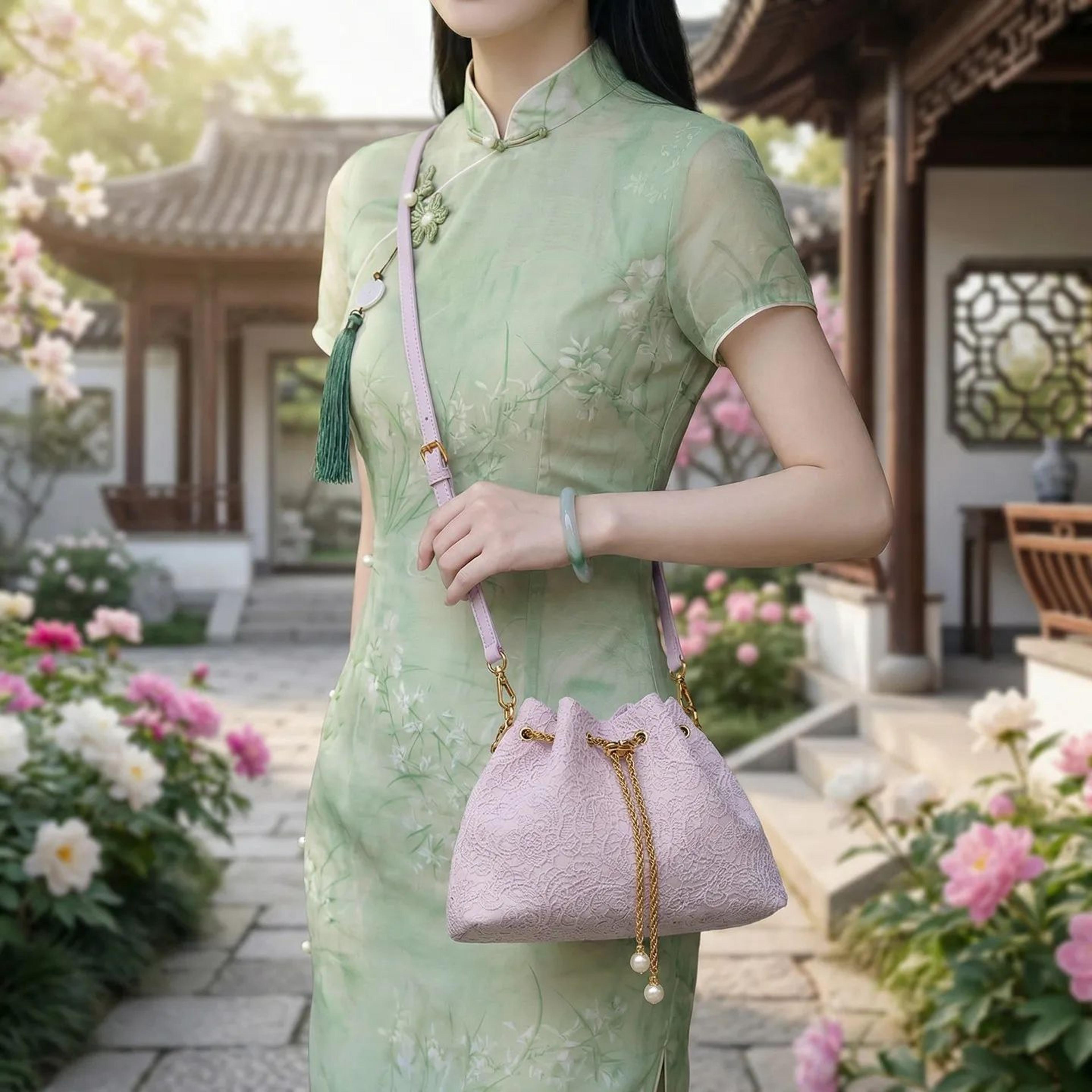 Chain Bucket Shoulder Bag With Drawstring Closure And Crossbody Style 6