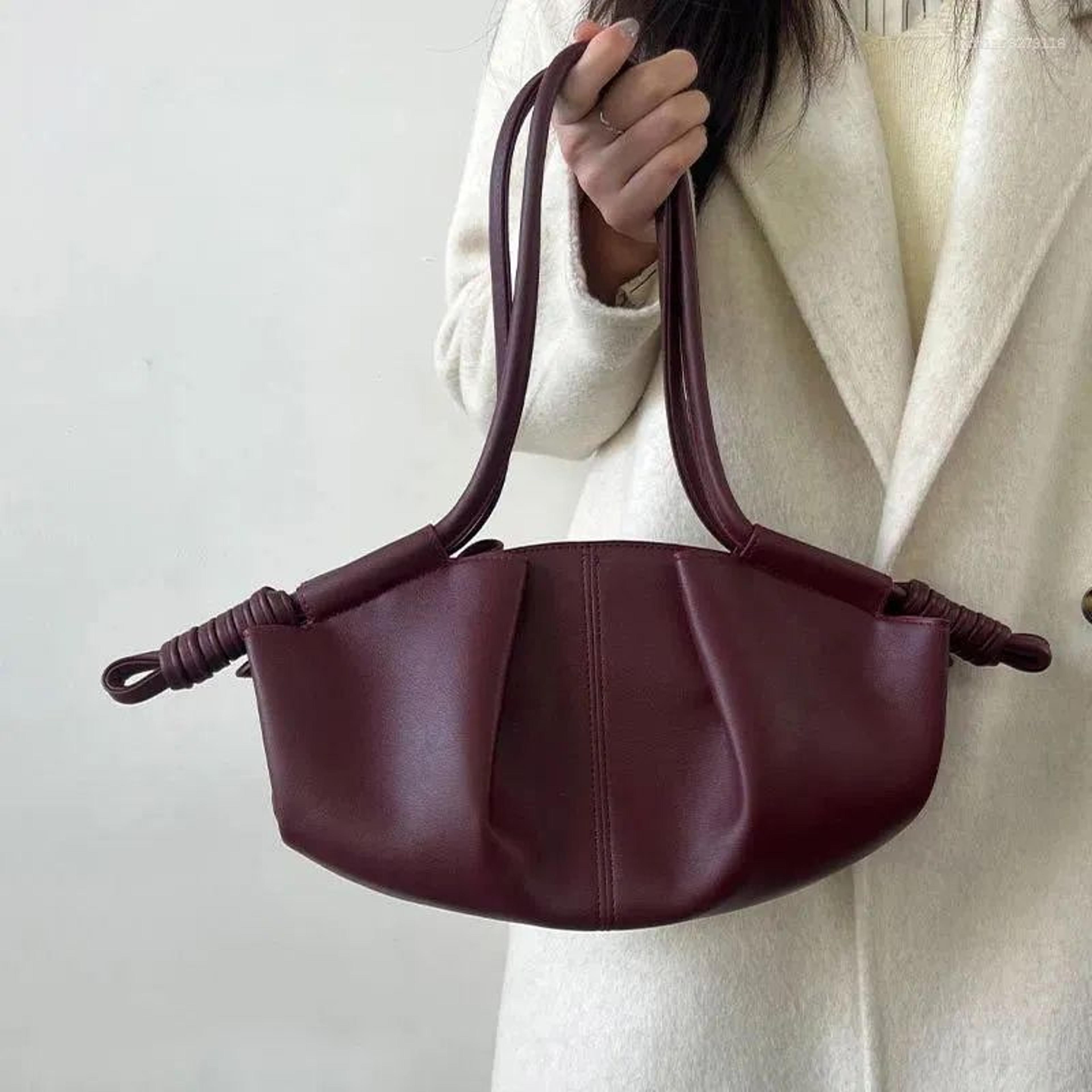 Womens Cloud Dumpling Tote Bag With Pleated Design And Adjustable Strap 1