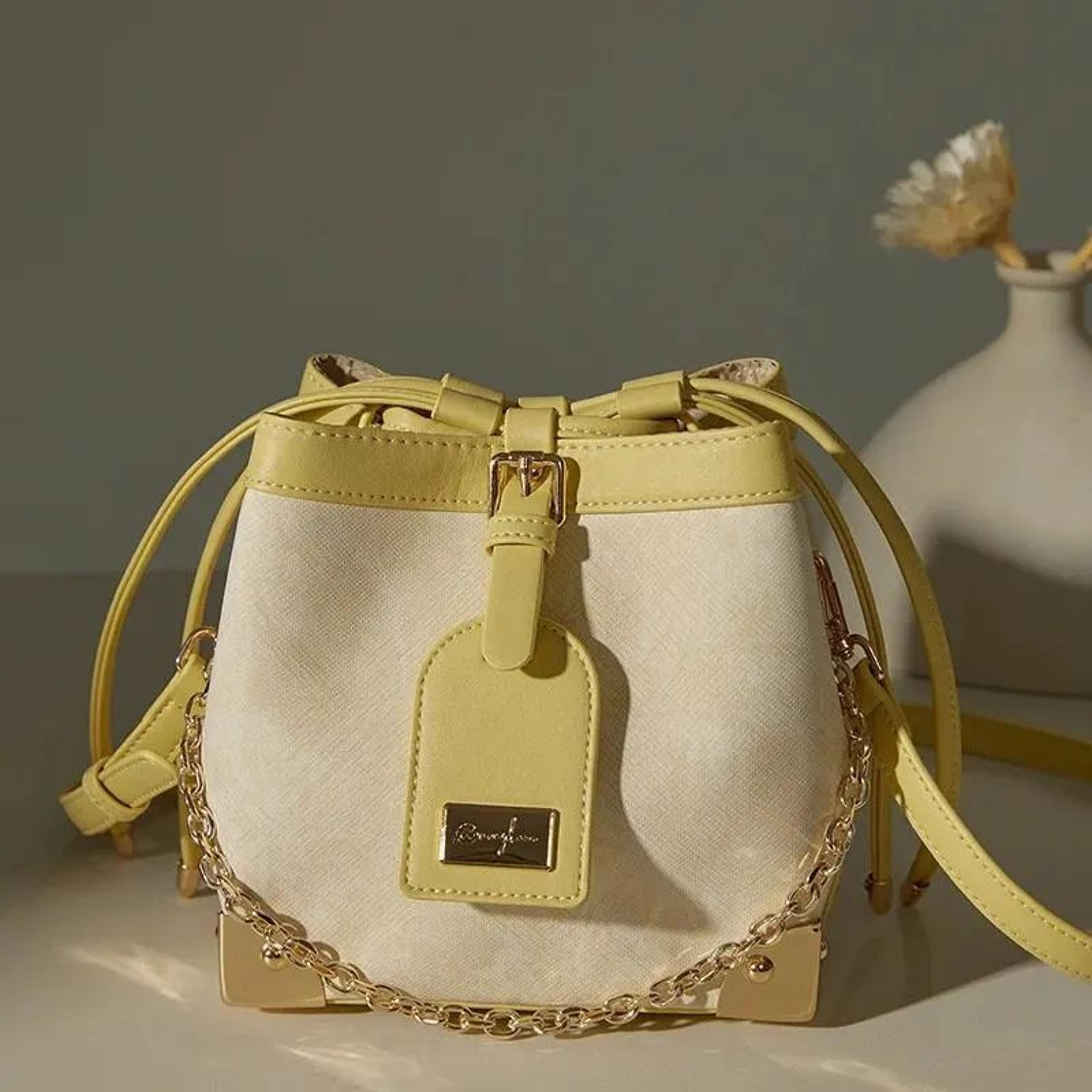 Womens Western Style PU Leather Bucket Bag With Adjustable Crossbody Strap 3