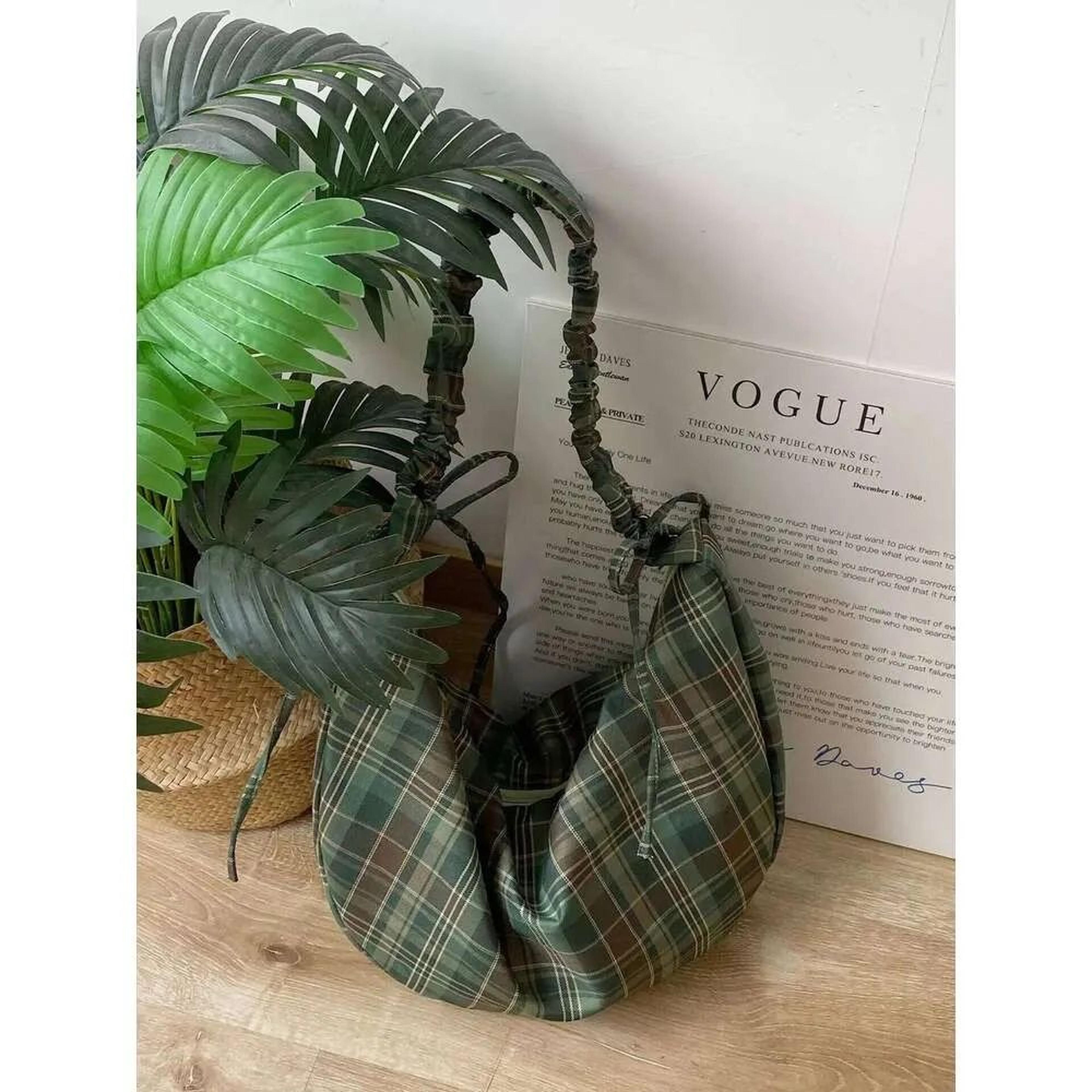 Vintage Plaid Womens Shoulder Bag With Pleated Design And Drawstring Closure 3