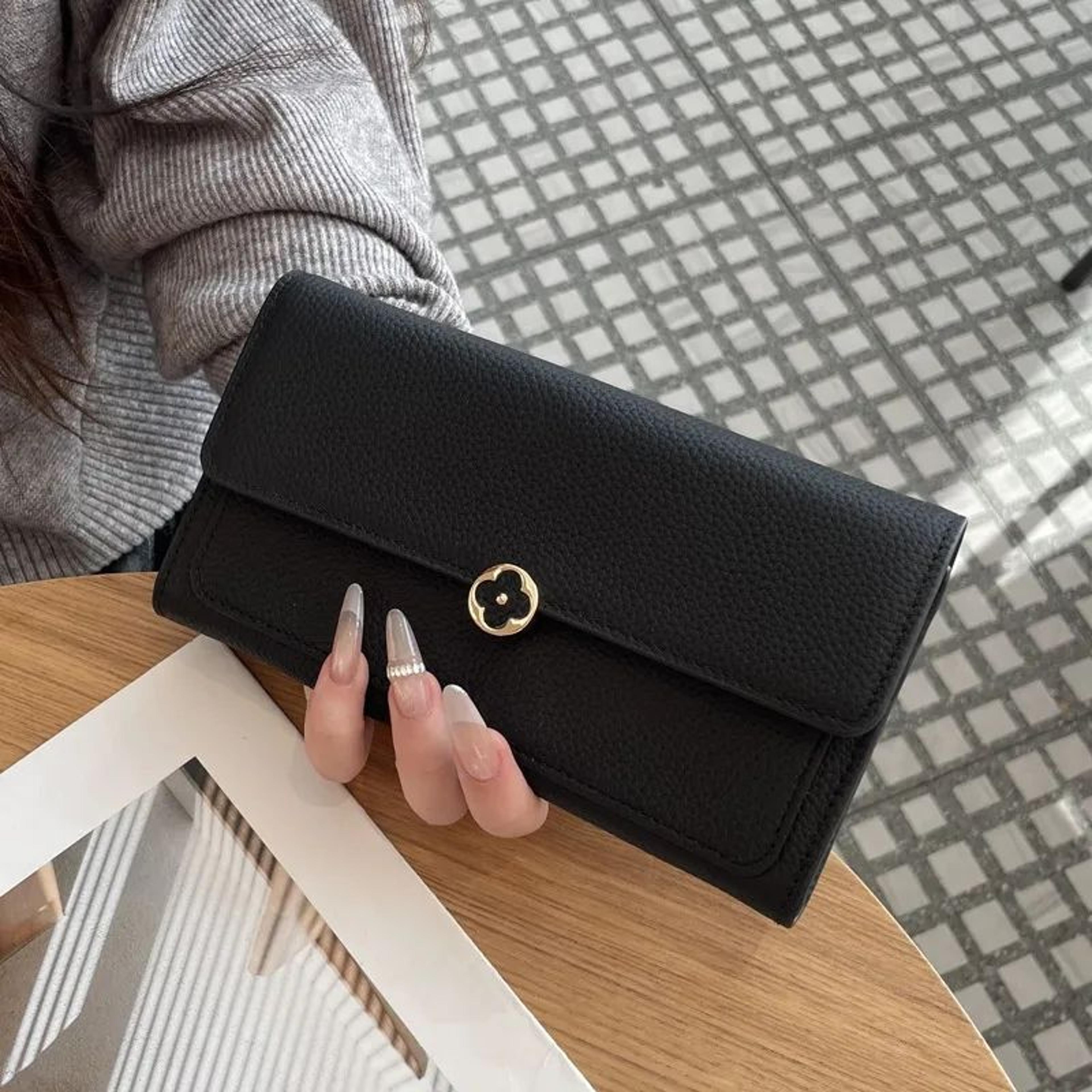 Women Genuine Cowhide Leather Long Wallet Classic Fashionable Everyday Accessory 2