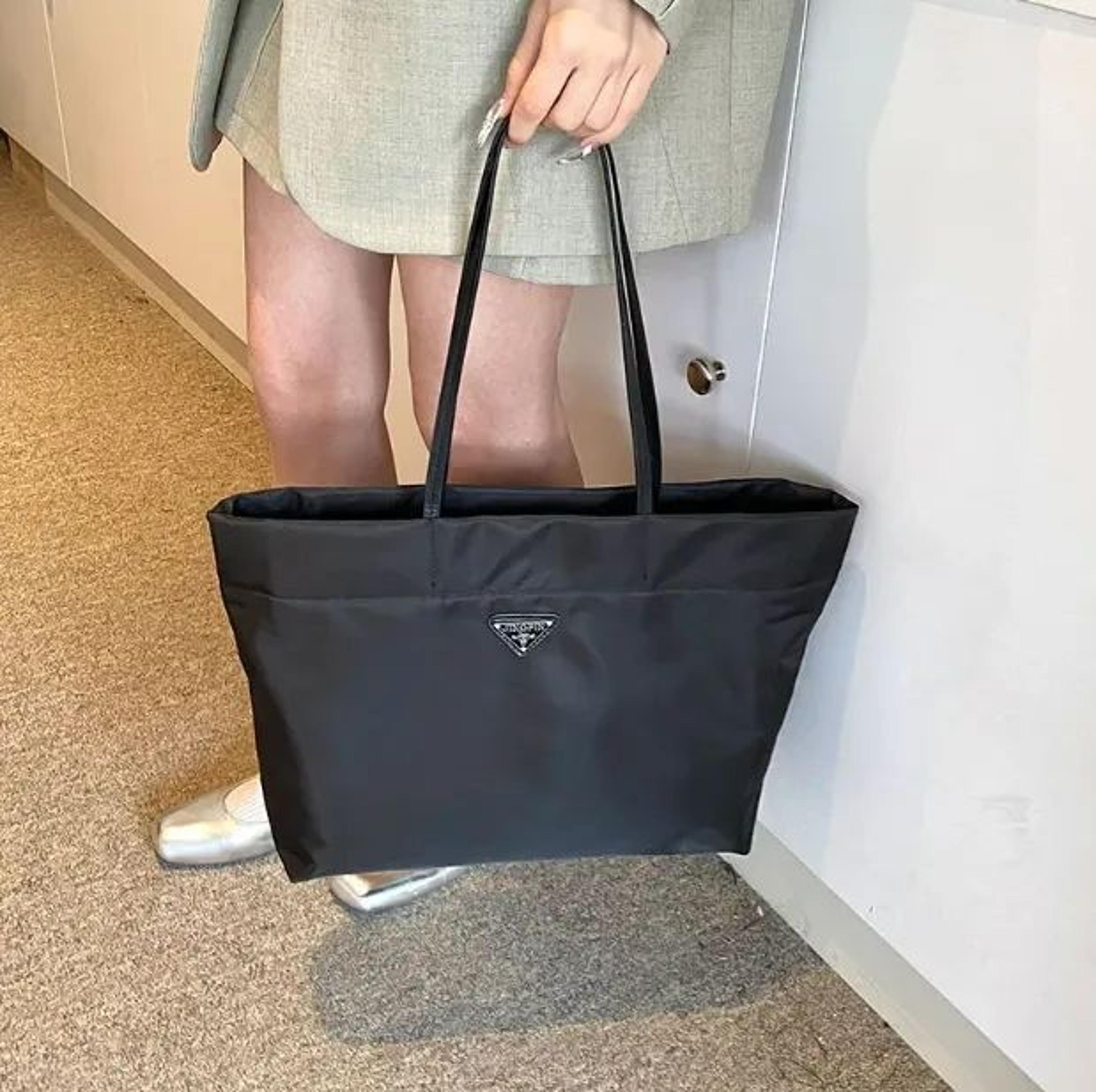 minimalist tote shoulder bag for women lightweight everyday handbag
