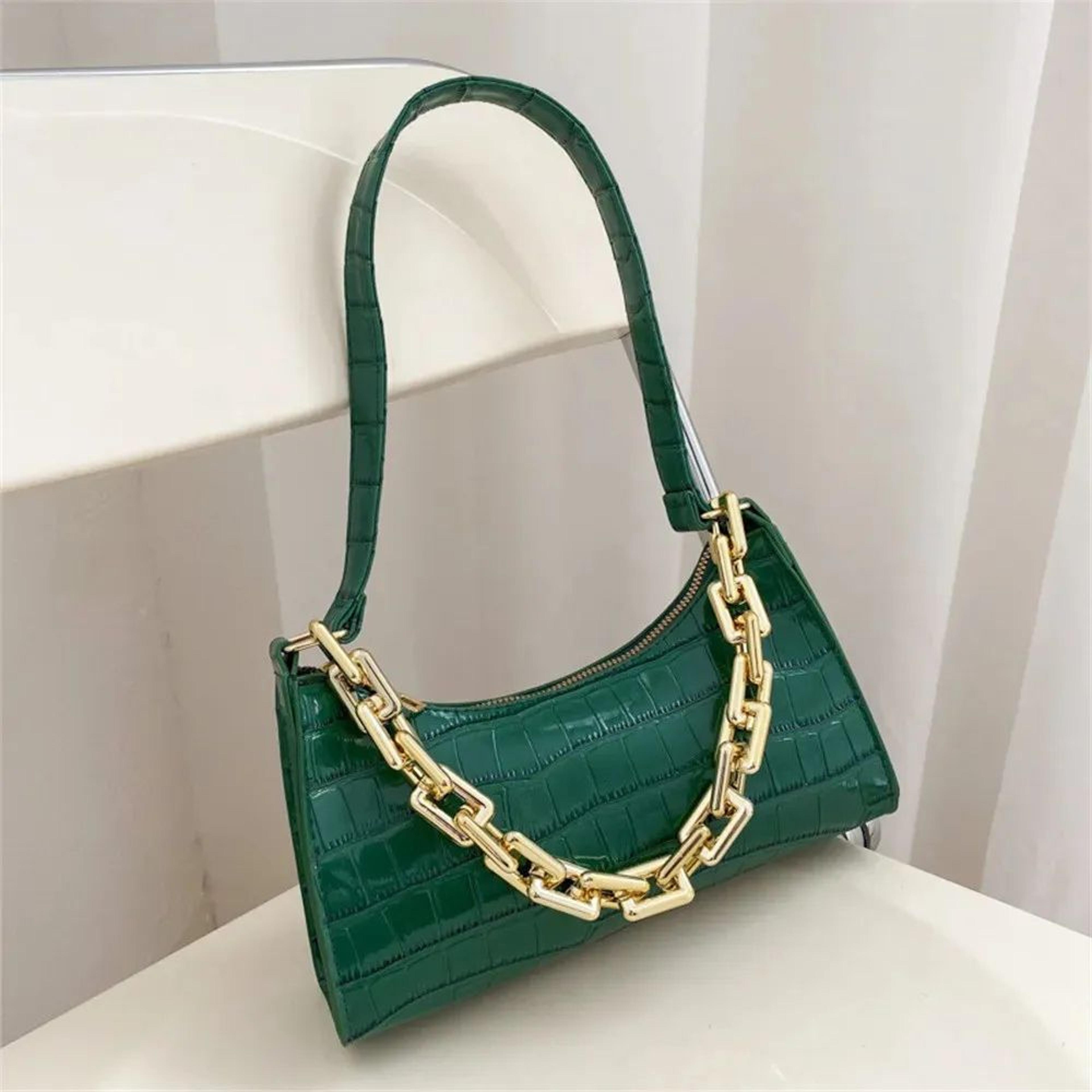 Women Crocodile Pattern Shoulder Bag With Chain Strap And PU Leather Finish 1