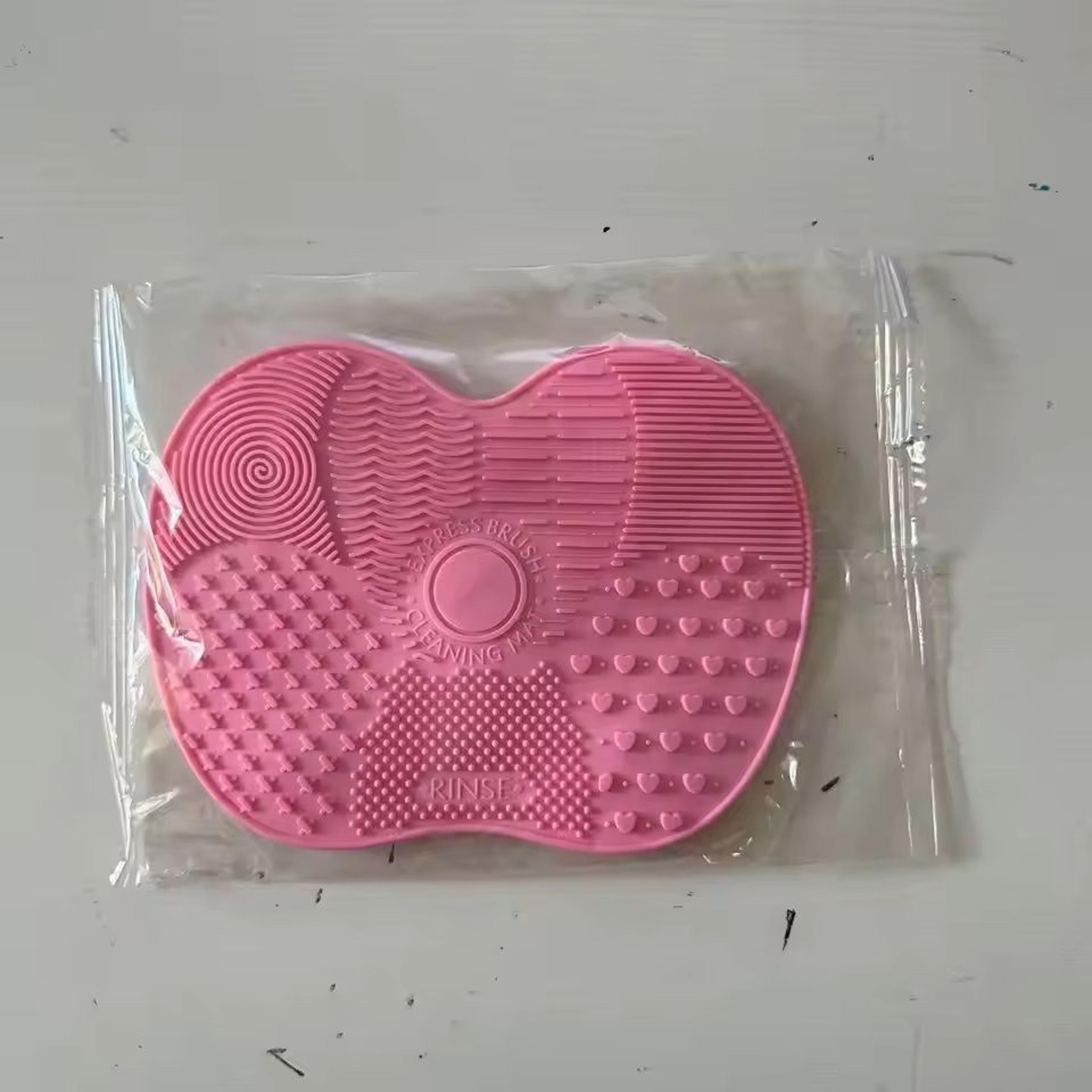 Silicone AppleShaped Makeup Brush Cleaner Pad With Suction Cup 1