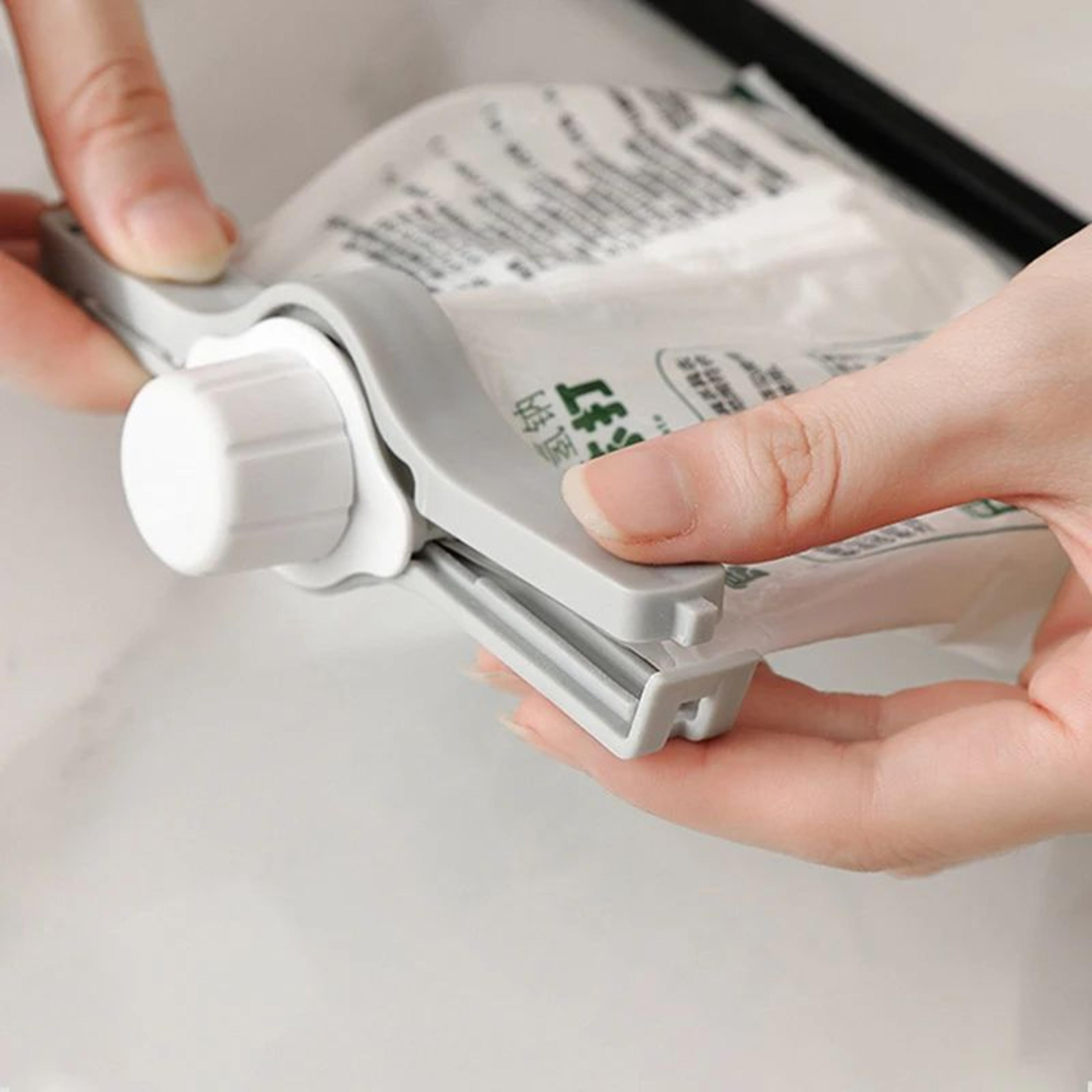 Food Storage Sealing Clips  MoistureProof  DustProof Bag Clips For Kitchen Snacks And Seasoning Bot 1