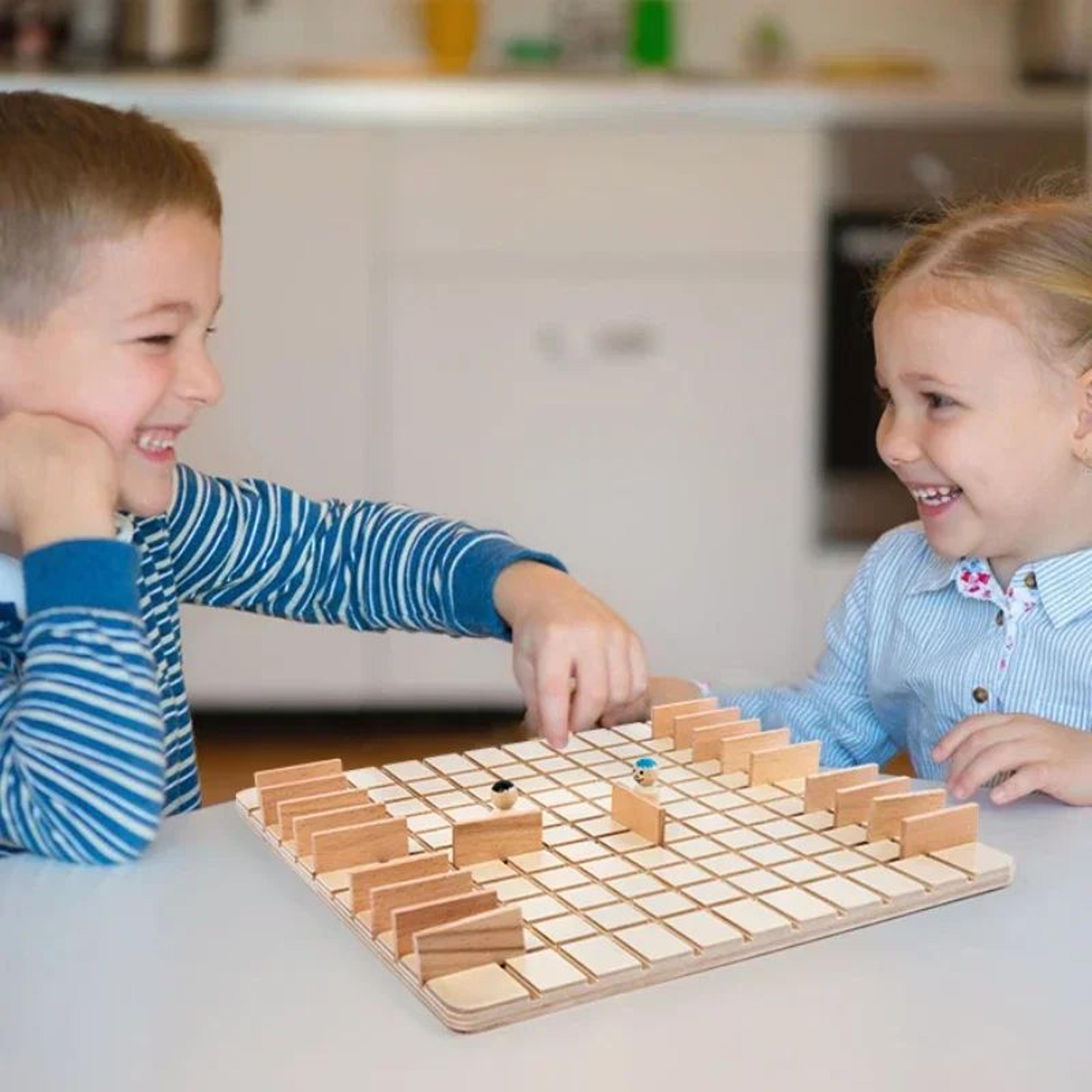 Wooden Chase  Intercept Board Game  TwoPlayer ParentChild Puzzle Battle Toy 1