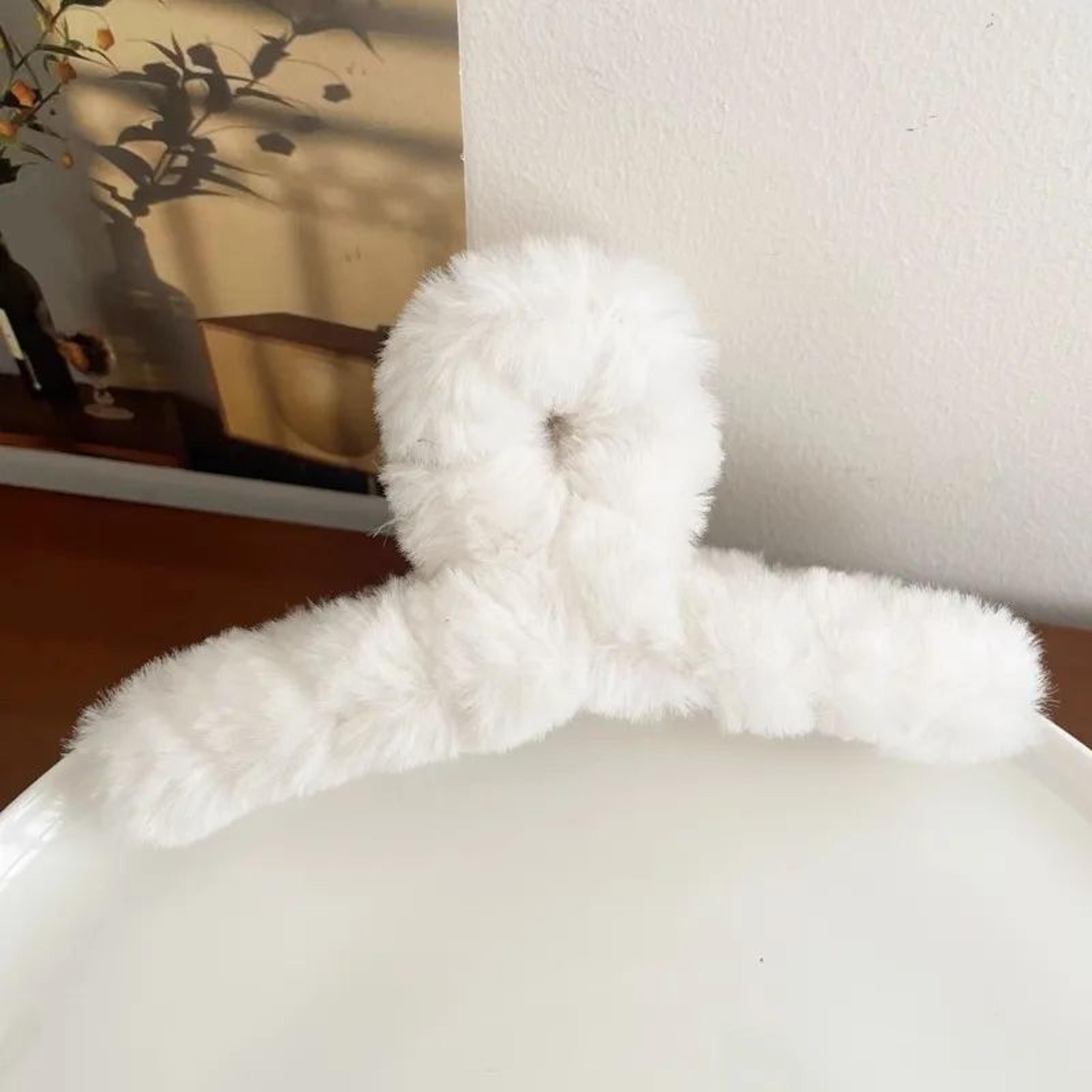 Elegant Plush Hair Clip Claw  Extra Large Korean Faux Rabbit Fur Hair Grab For Women Soft Cute Fash 8