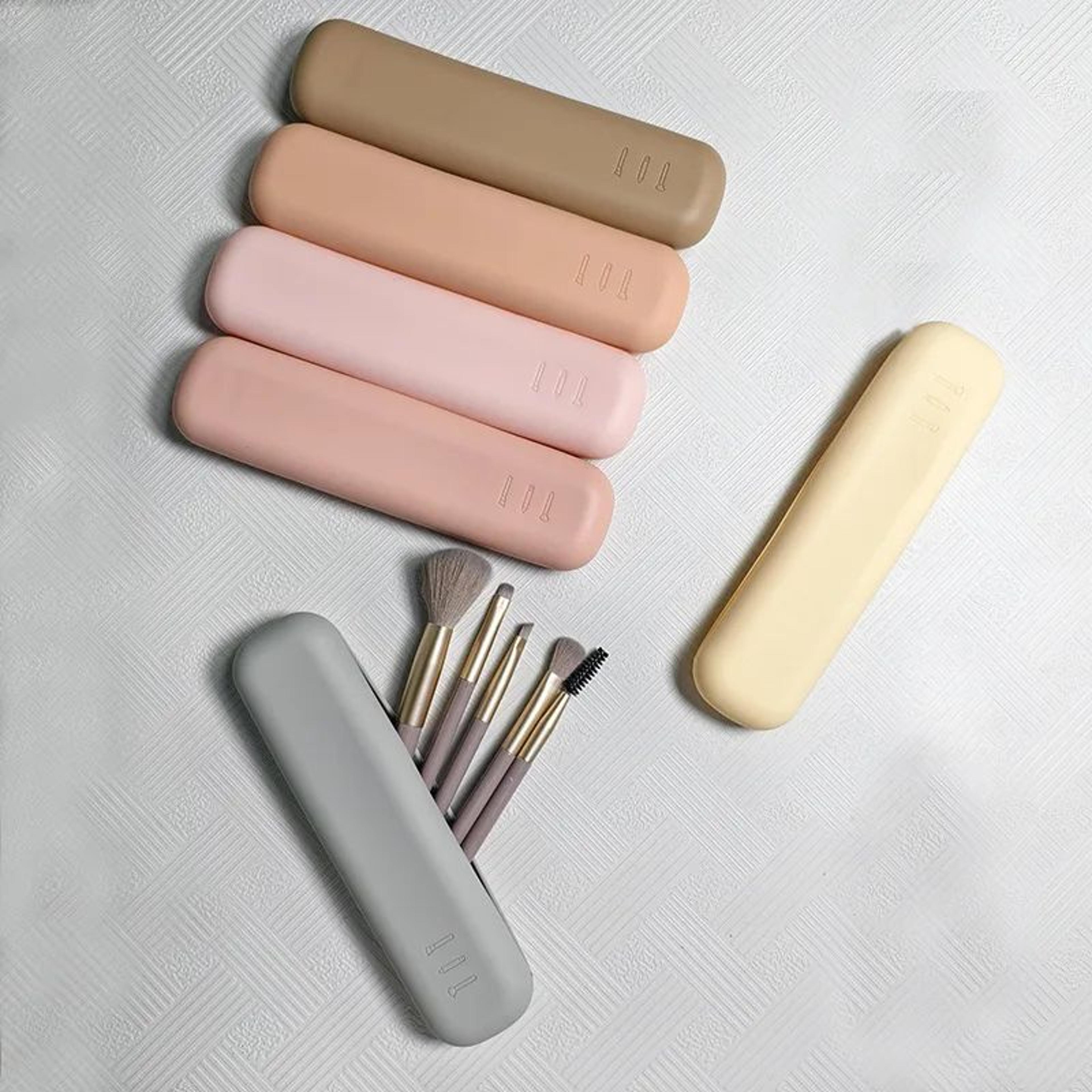 Silicone Makeup Brush Bag Travel Pouch  EasyClean Cosmetic Organizer Case For Brushes Toiletries  B 2